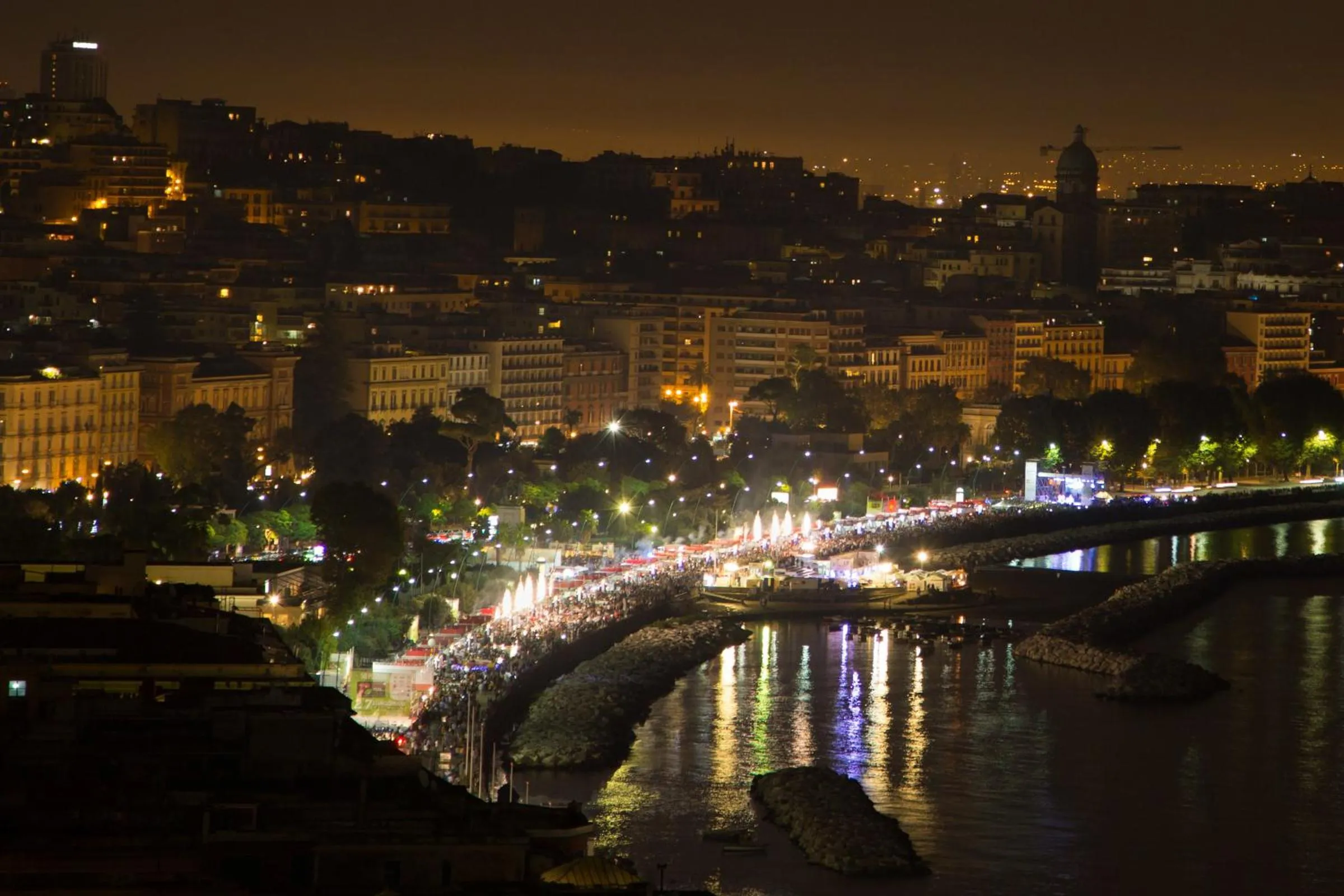 Night in Skyhouse Chiatamone