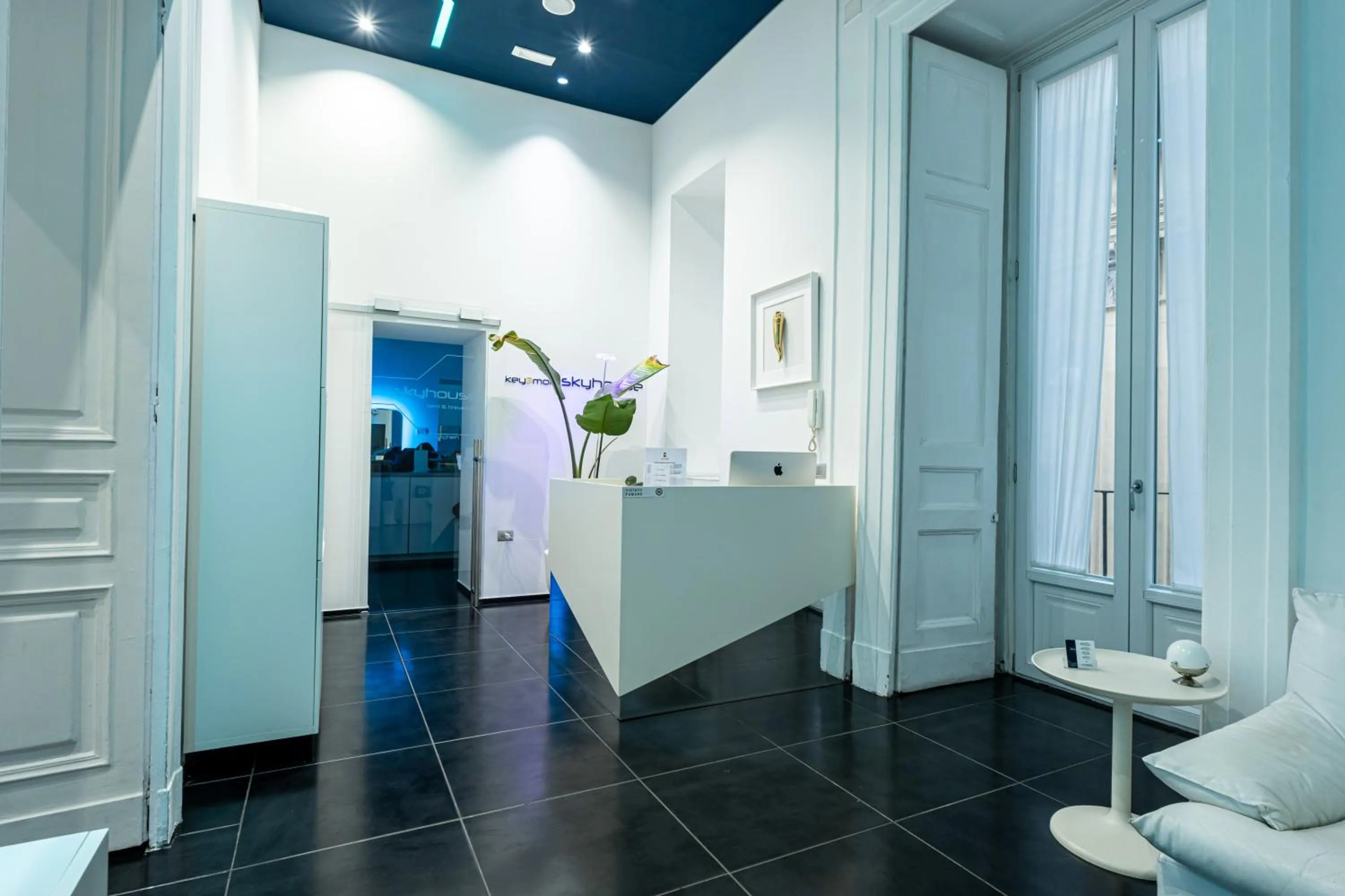Lobby or reception in Skyhouse Chiatamone