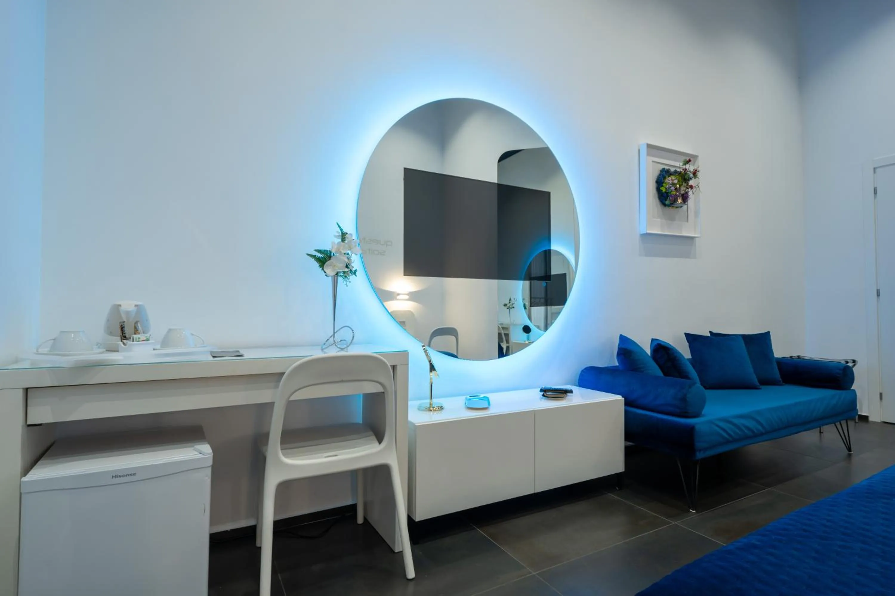 TV and multimedia in Skyhouse Chiatamone