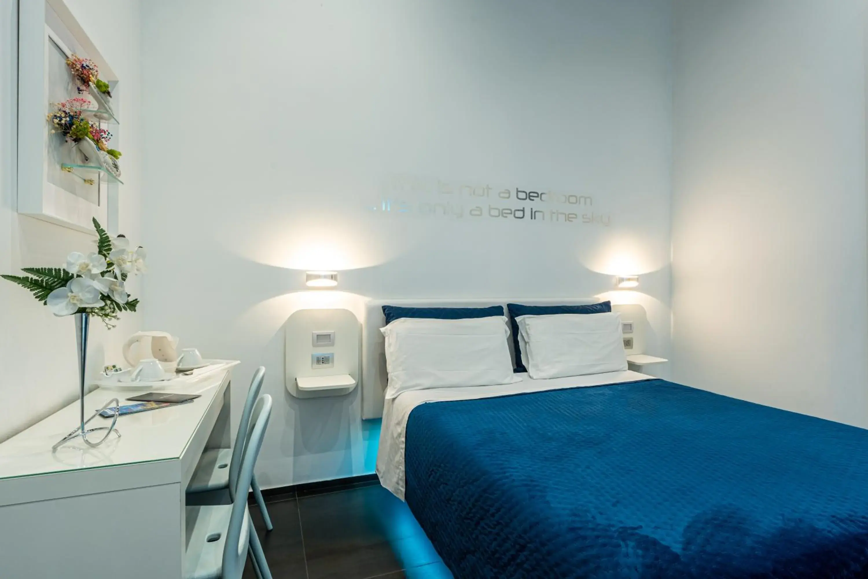 Bed in Skyhouse Chiatamone Bed in Skyhouse Chiatamone