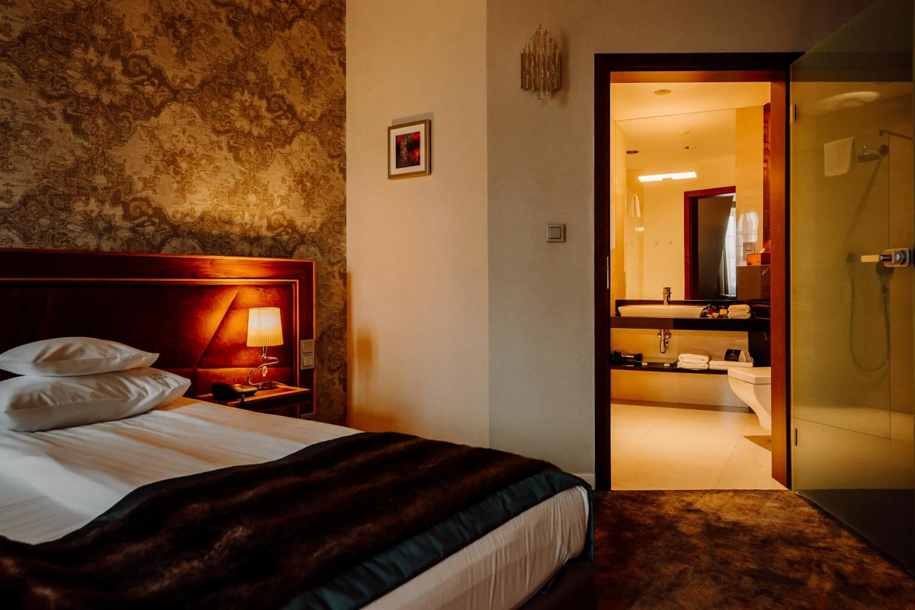 Bedroom, Bed in Hotel Alter