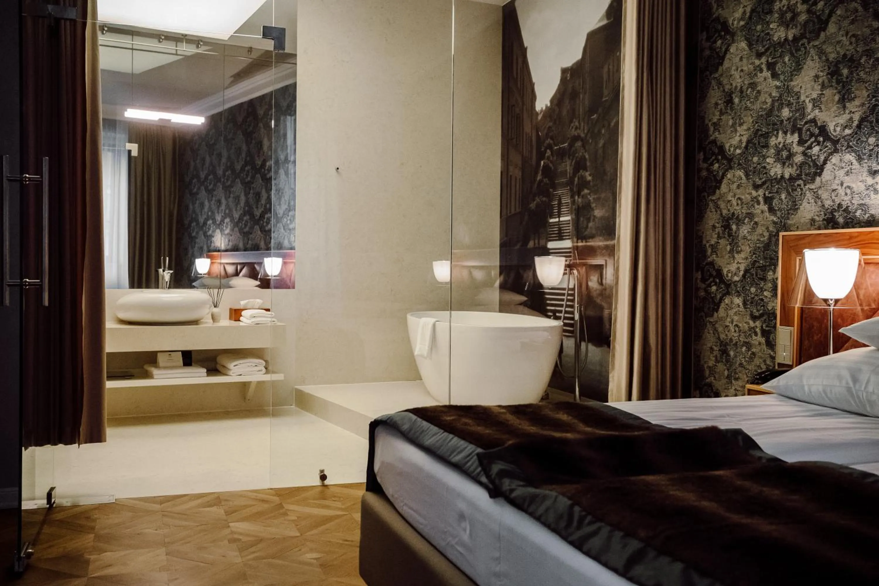 Bathroom, Bed in Hotel Alter