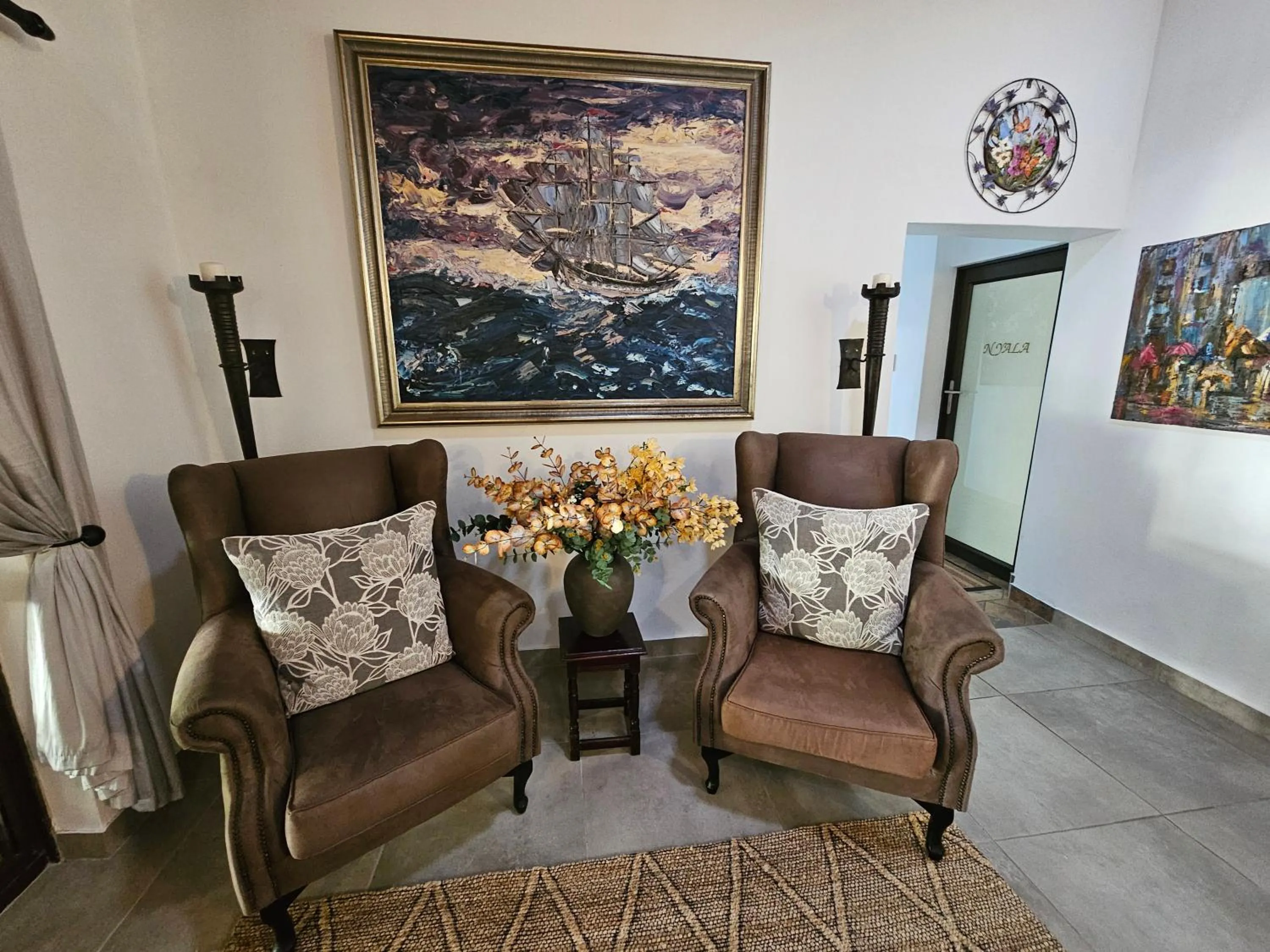 Living room in Leopard Corner Lodge