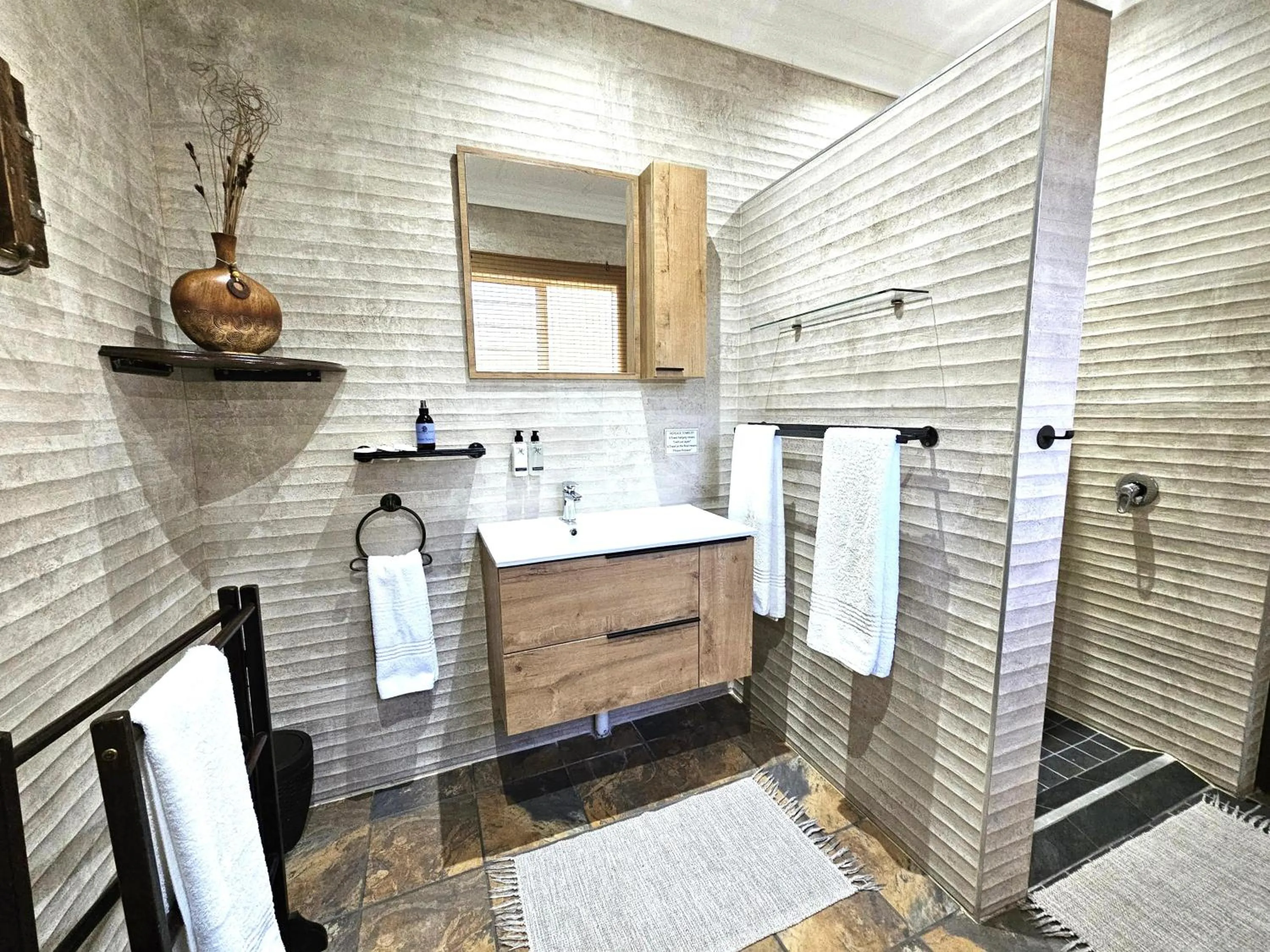 Shower in Leopard Corner Lodge