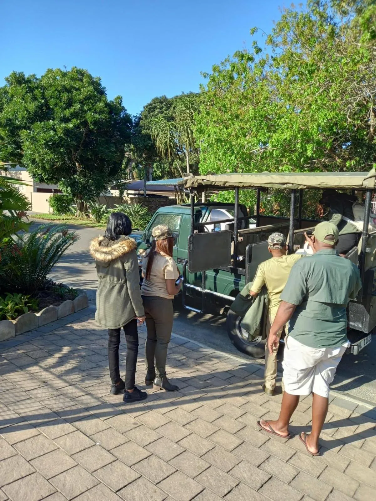 People in Leopard Corner Lodge