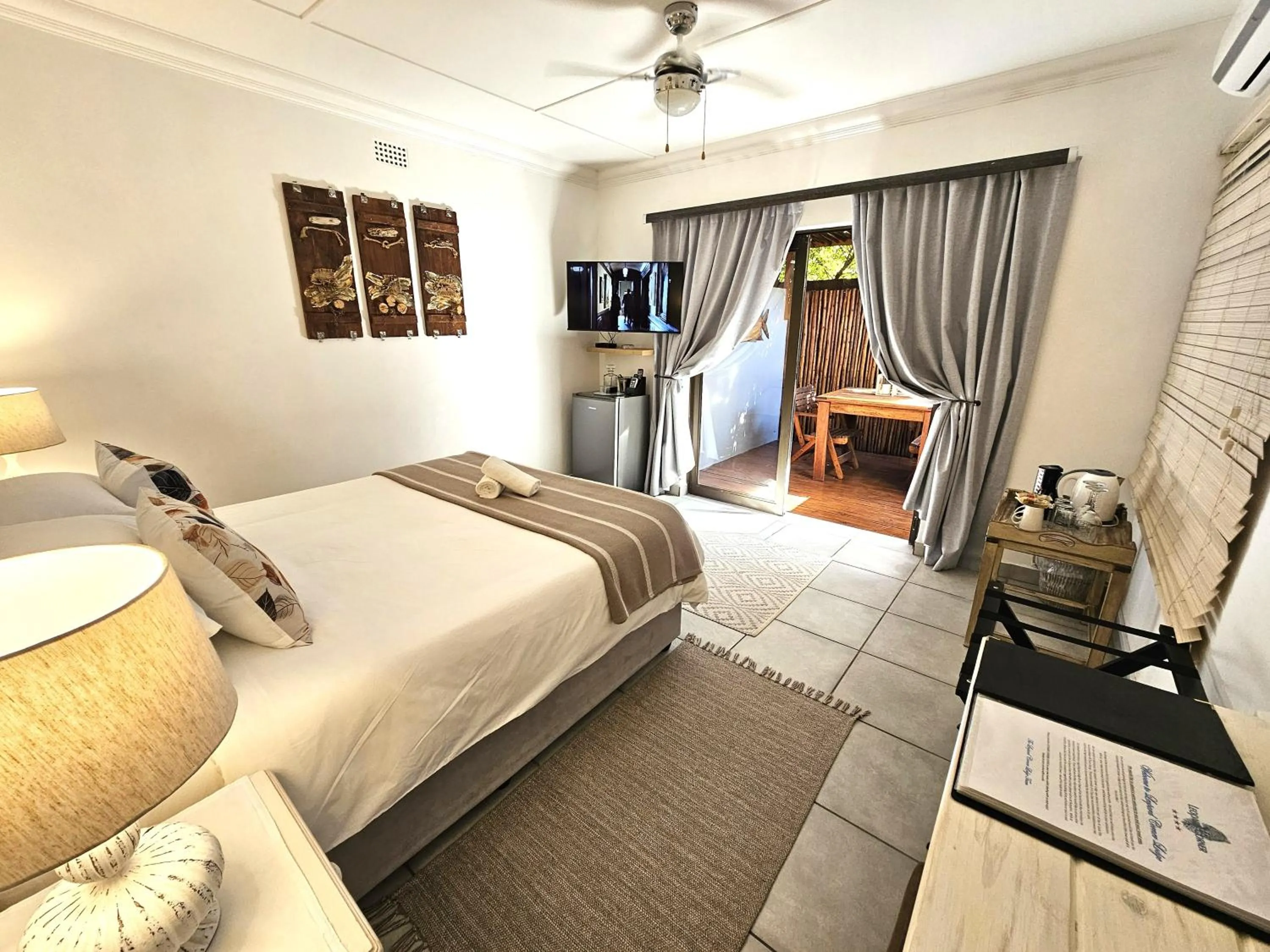 Patio, Bed in Leopard Corner Lodge
