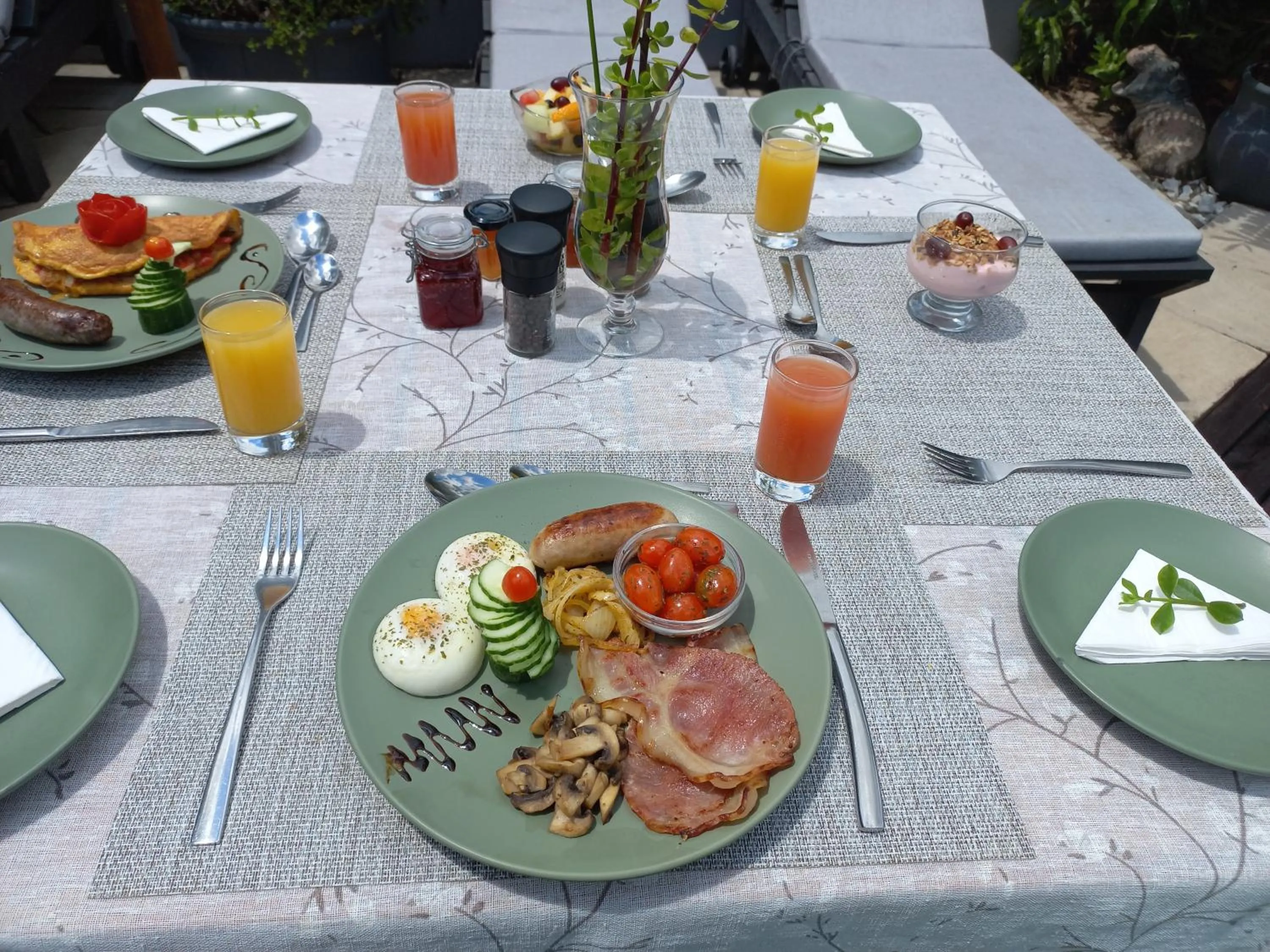 Breakfast in Leopard Corner Lodge