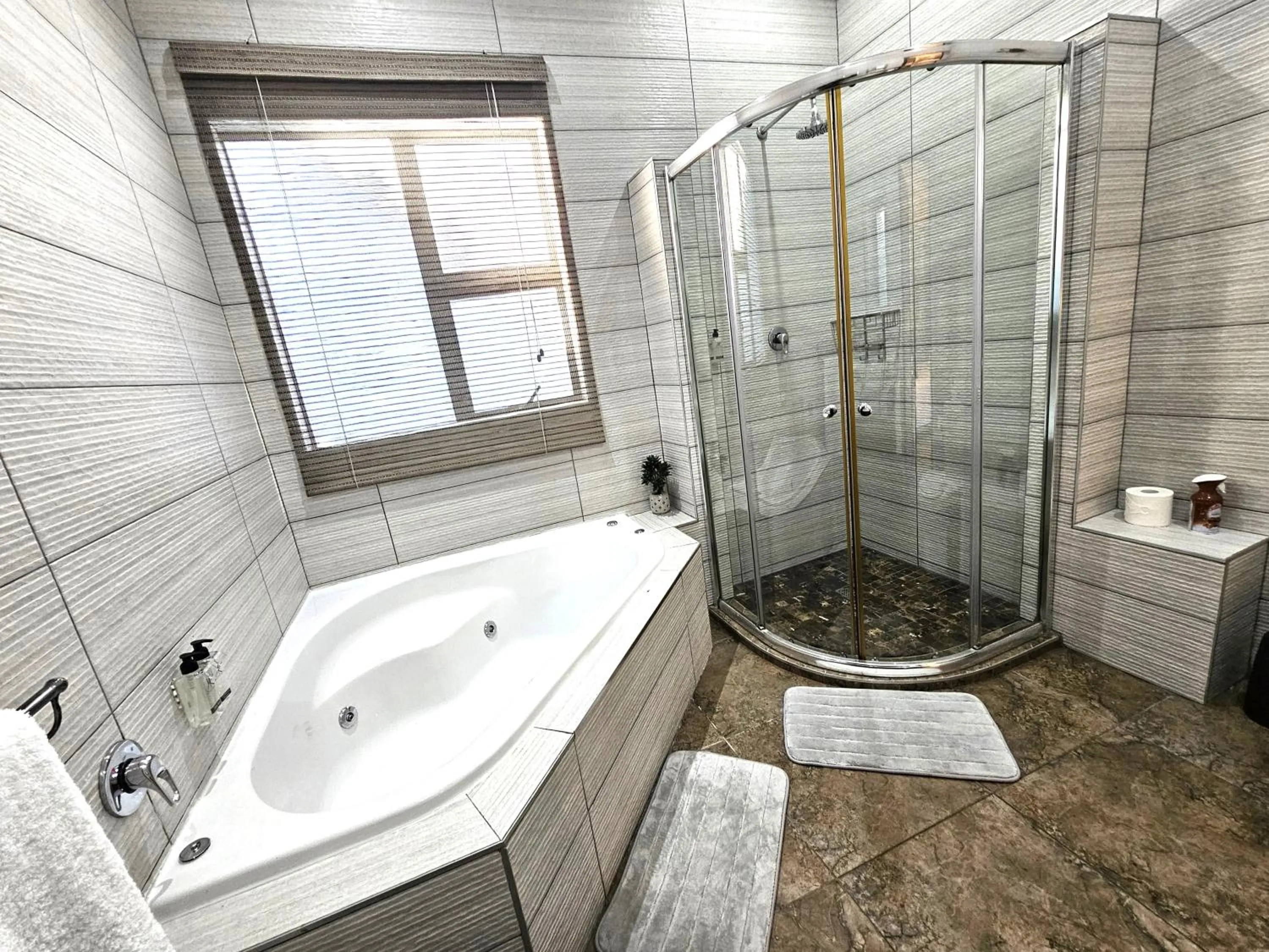 Shower in Leopard Corner Lodge