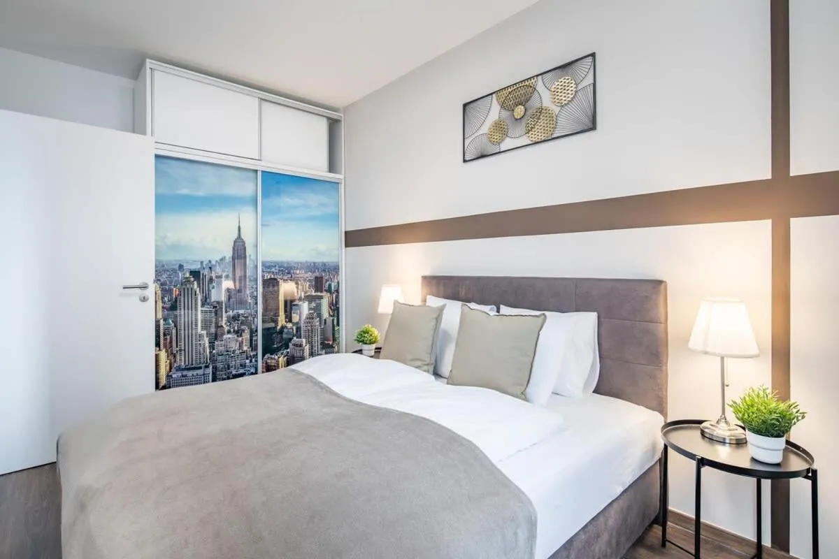 Central - NEW - Cozy Stay