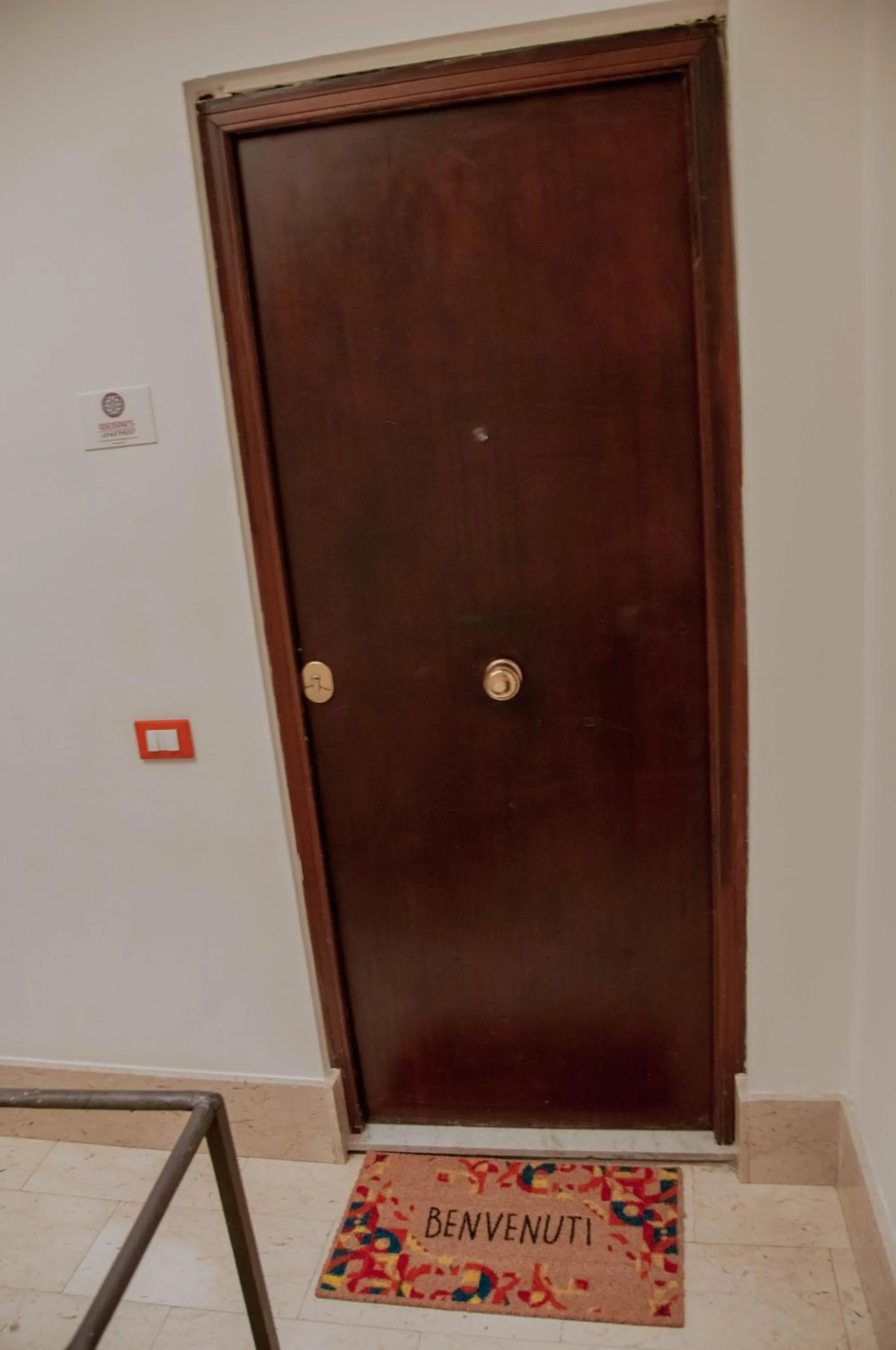 Ideisini's apartment