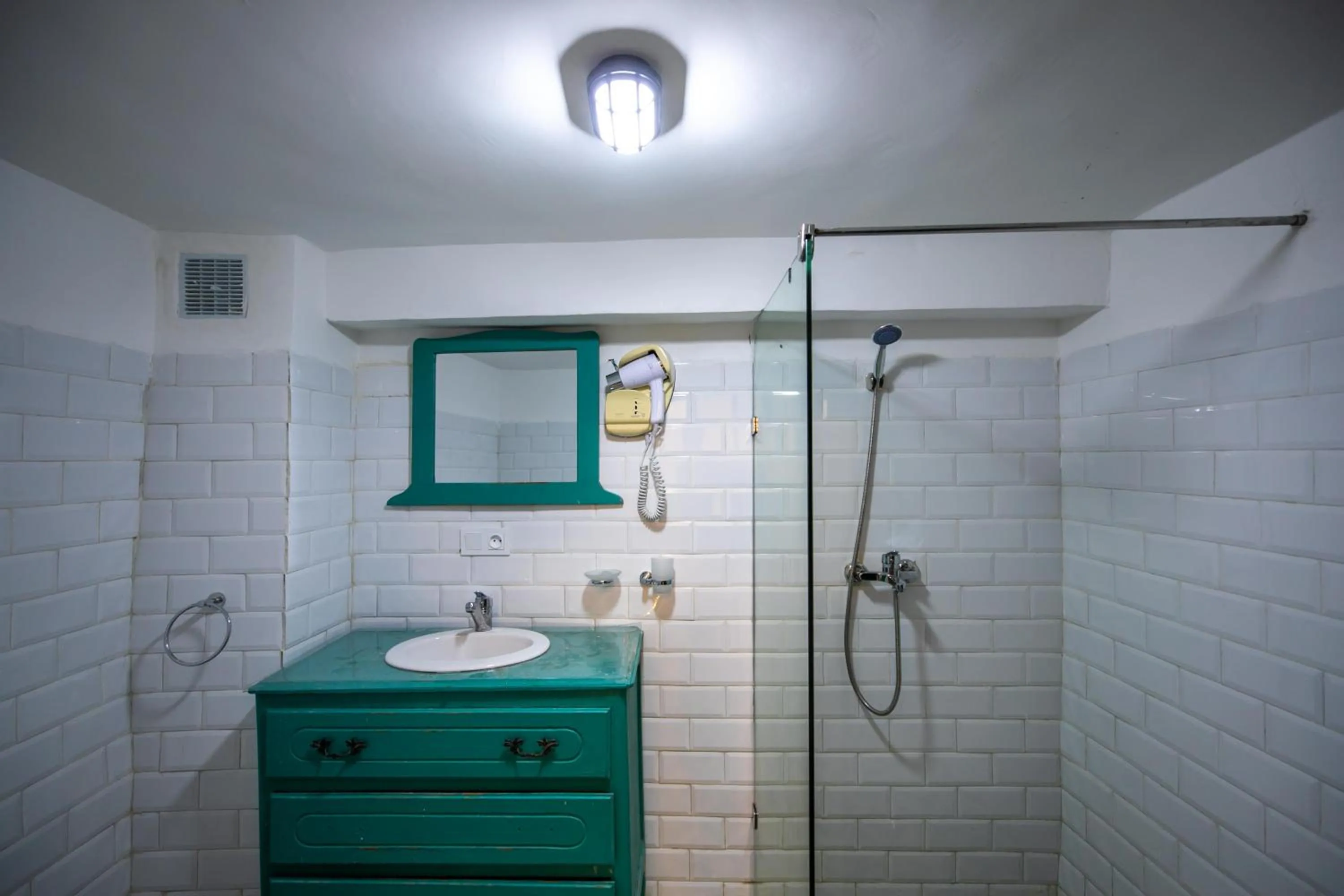 Shower in Dar Usham Fes Luxury Guest House