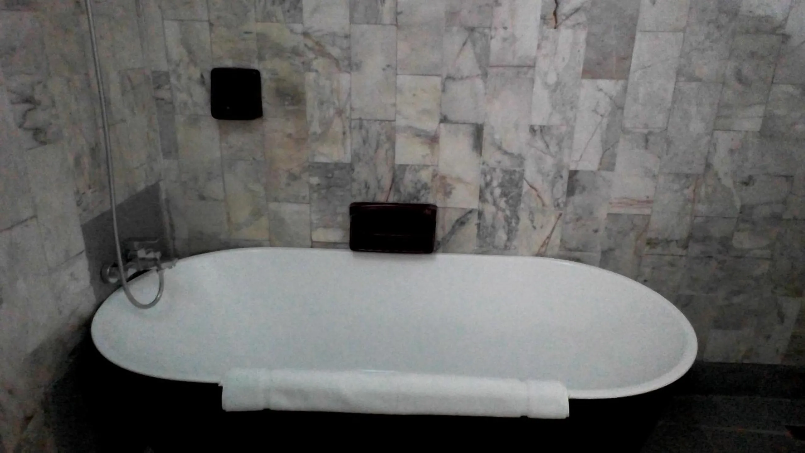 Bath in Yatu Lau Lagoon Resort Fiji