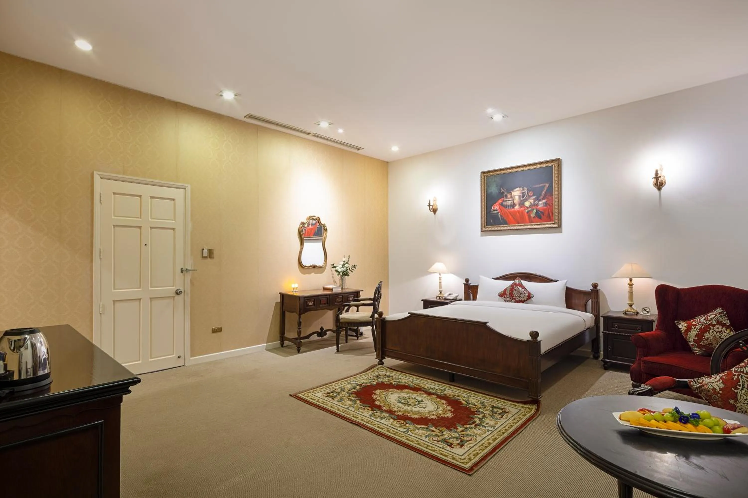 Photo of the whole room, Bed in Hidden Mansions Saigon Resort