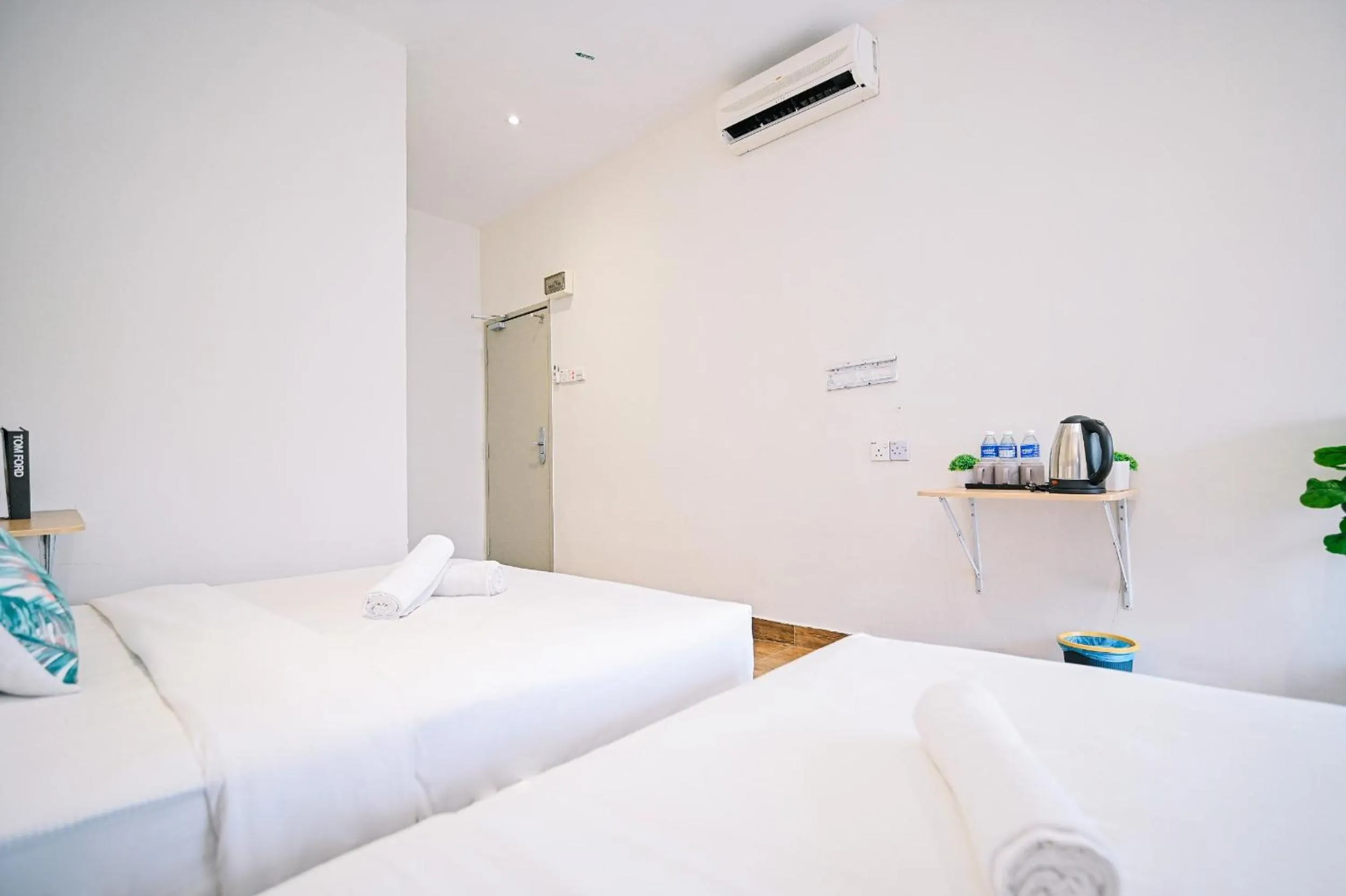 Bed in Swing & Pillows - KL Sri Petaling