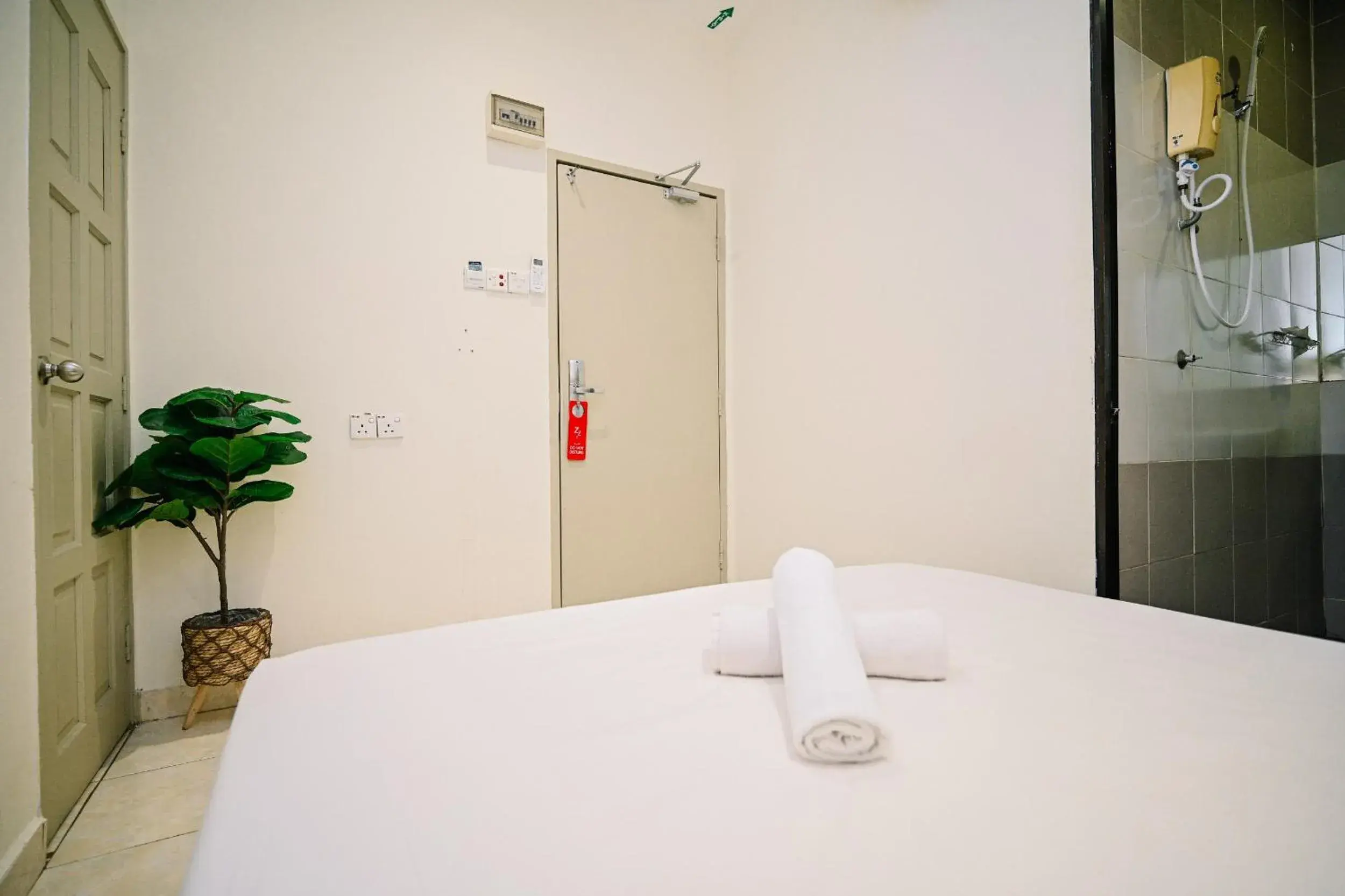 Bed in Swing & Pillows - KL Sri Petaling Bed in Swing & Pillows - KL Sri Petaling