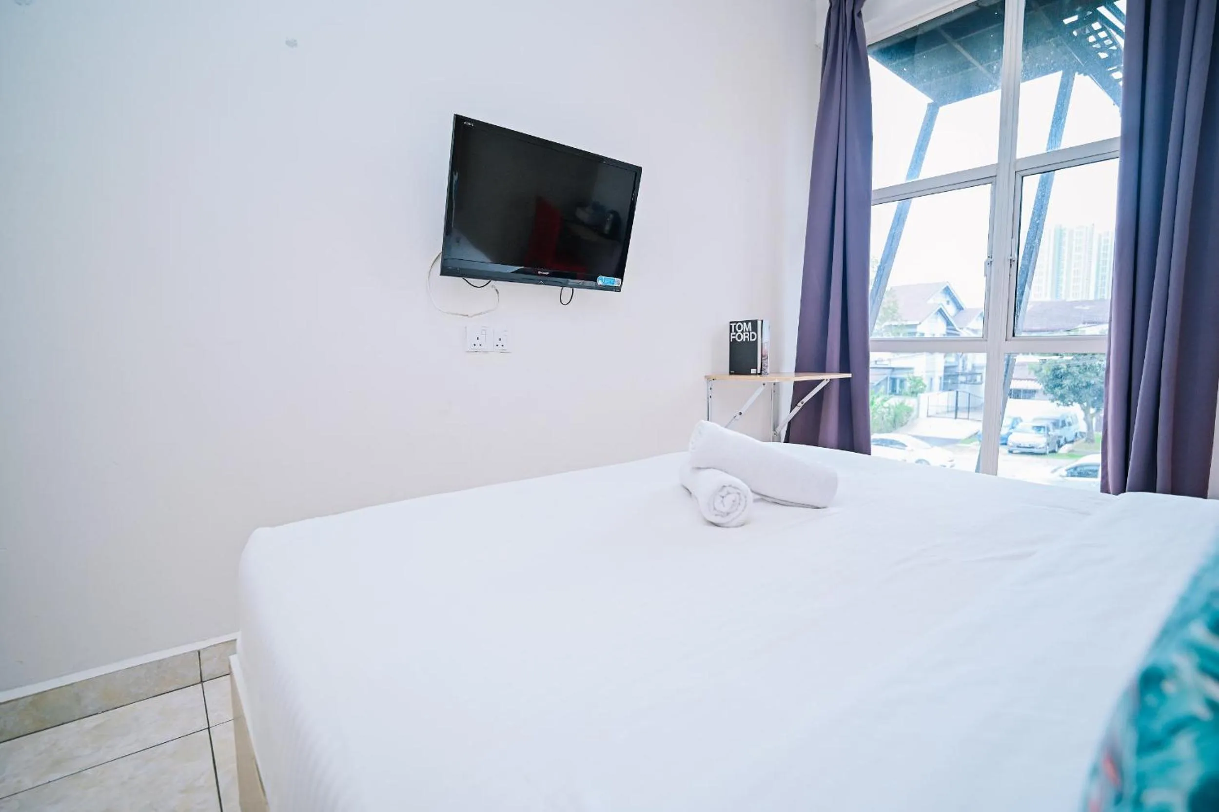 Bed in Swing & Pillows - KL Sri Petaling