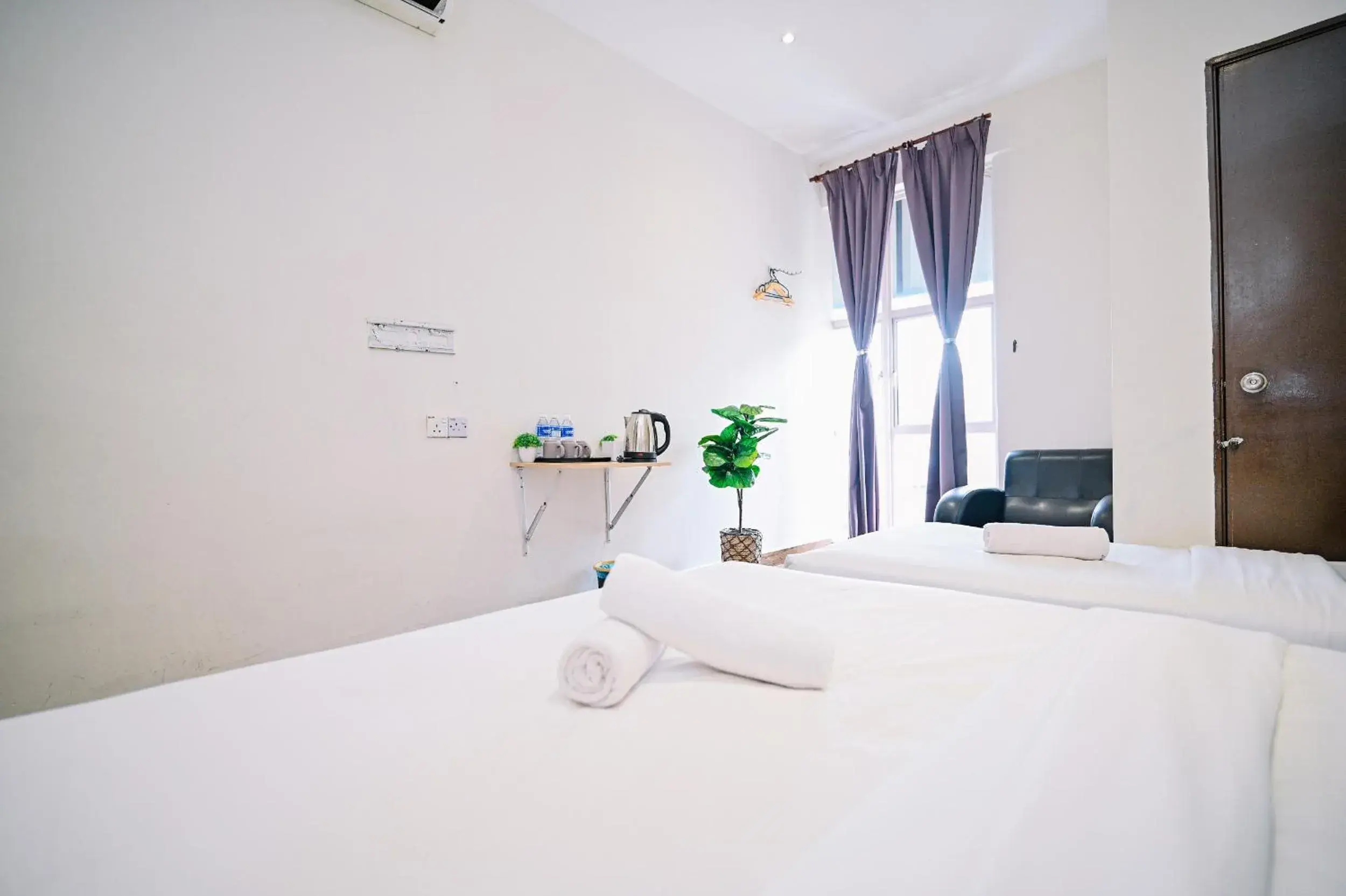 Bed in Swing & Pillows - KL Sri Petaling Bed in Swing & Pillows - KL Sri Petaling