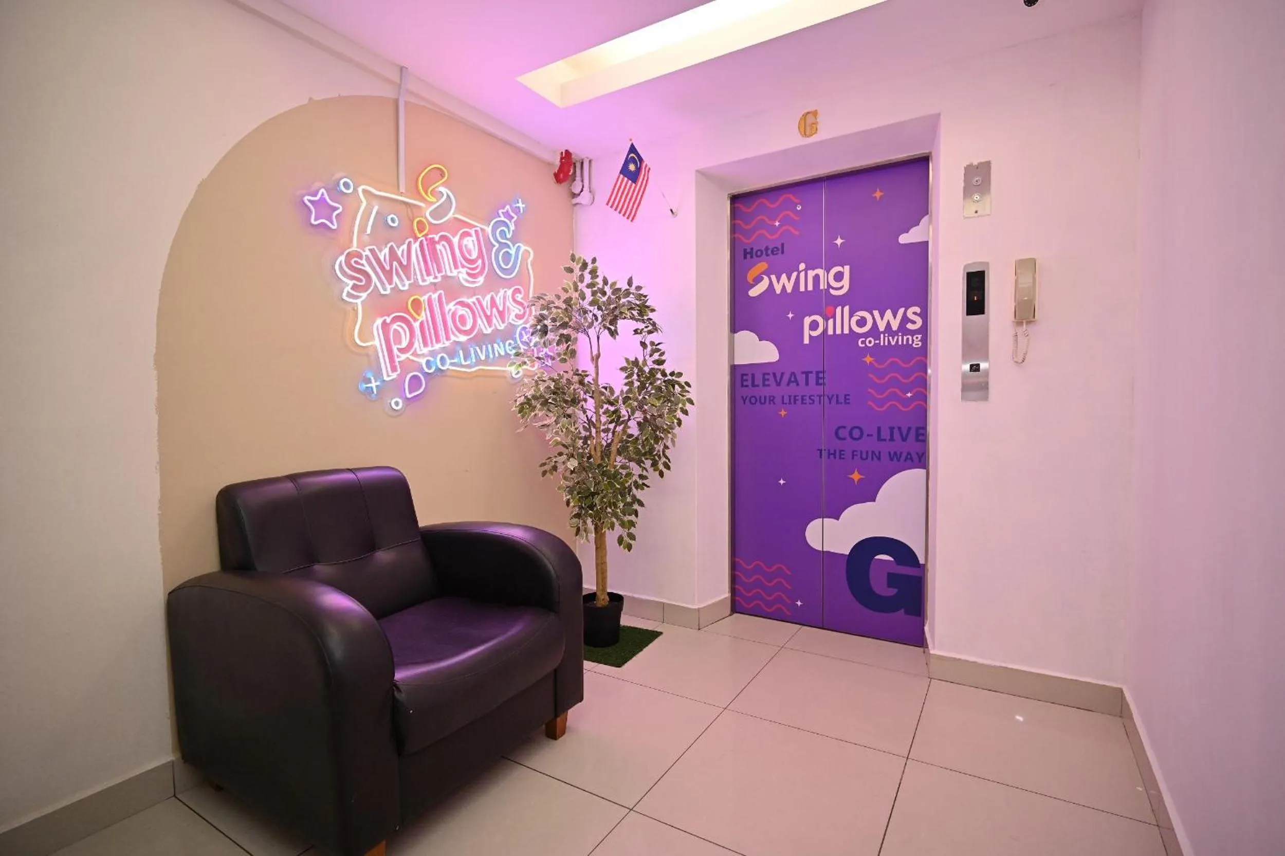 elevator in Swing & Pillows - KL Sri Petaling