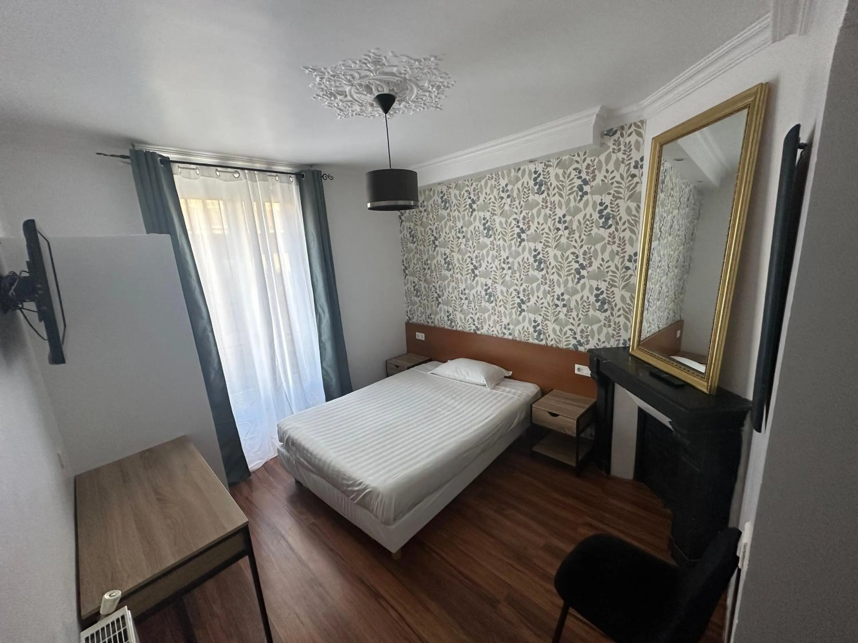 Bed in Hôtel Résidence Champerret