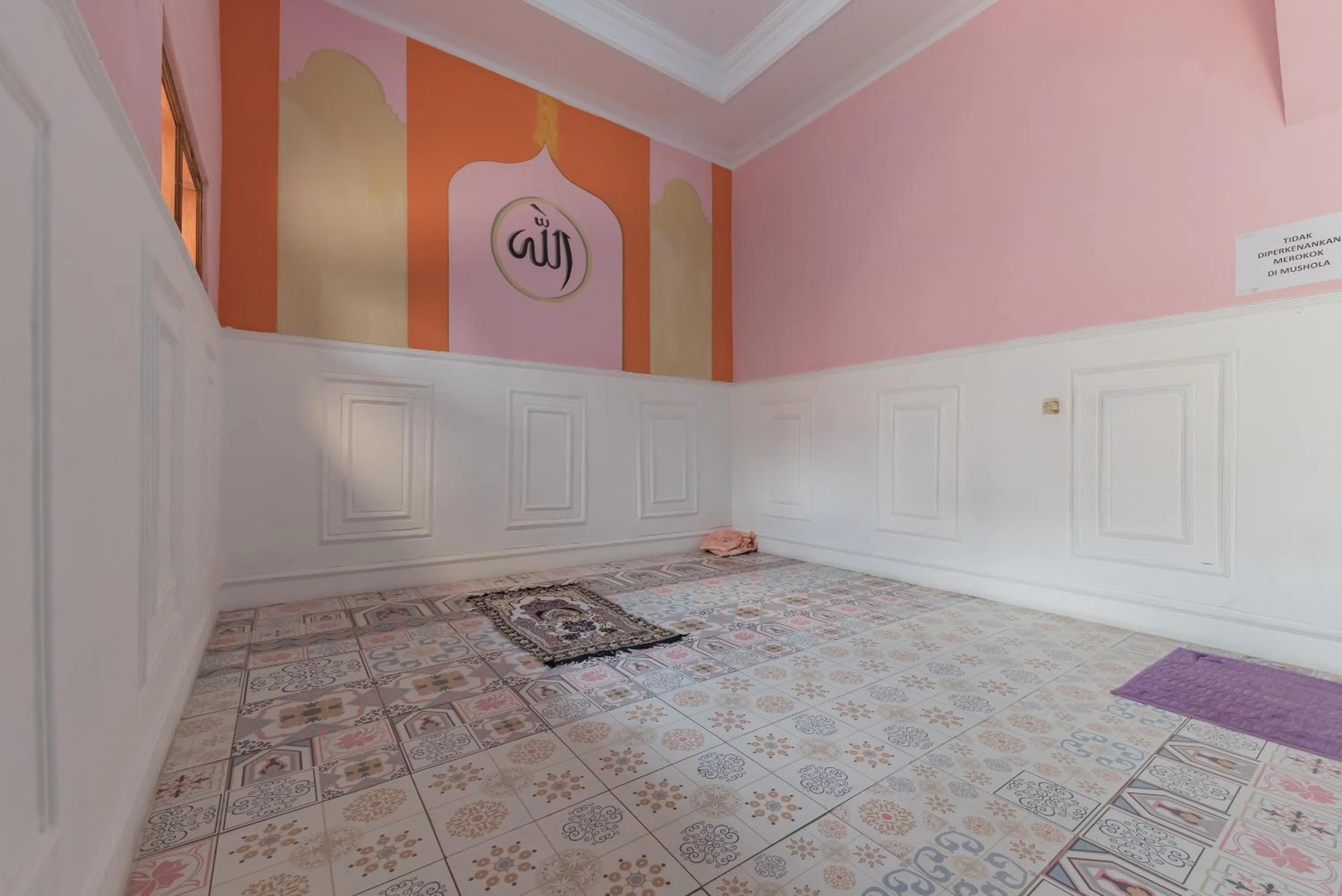 Place of worship, Bed in RedDoorz at Jalan Siliwangi Tasikmalaya