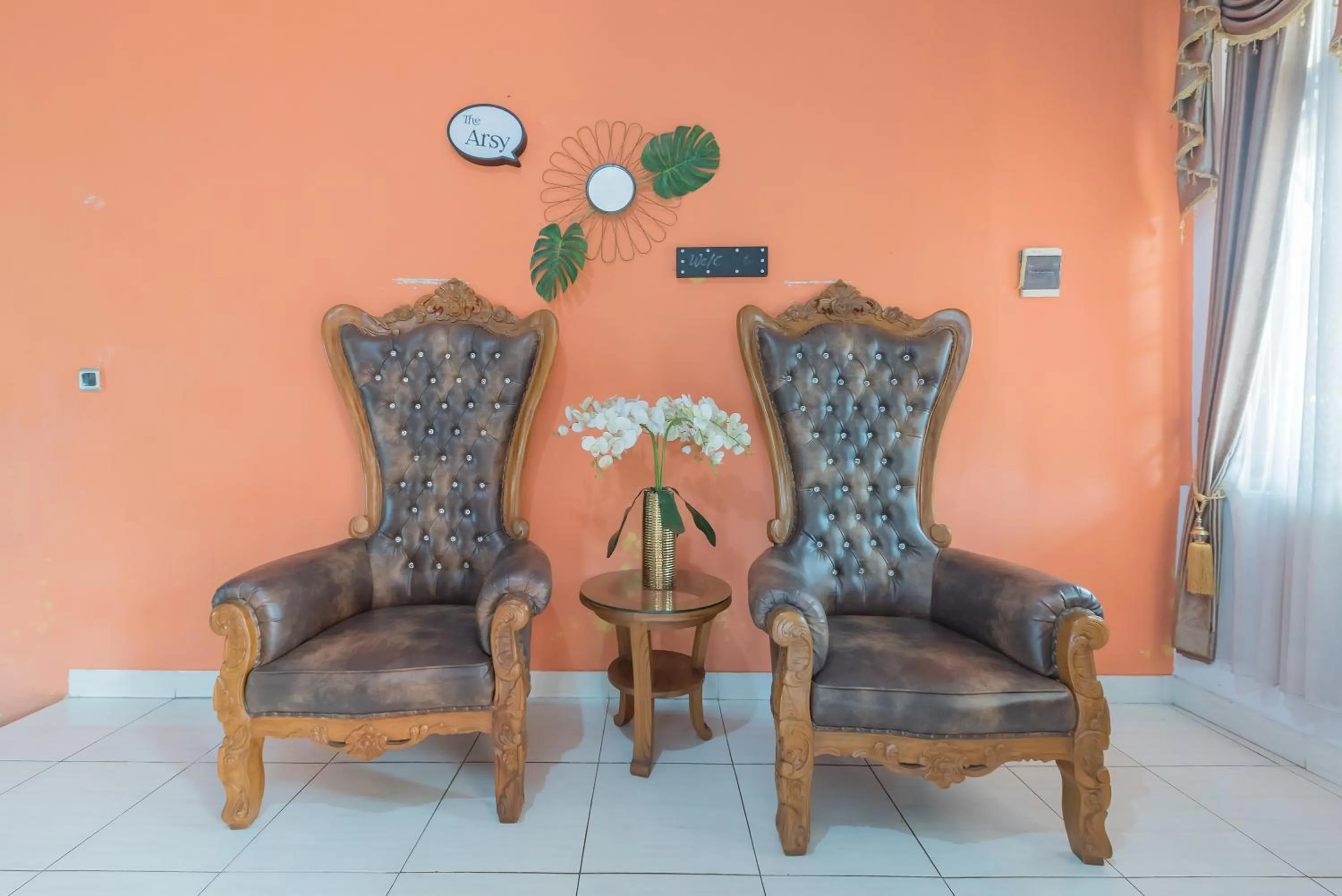 Seating area in RedDoorz at Jalan Siliwangi Tasikmalaya