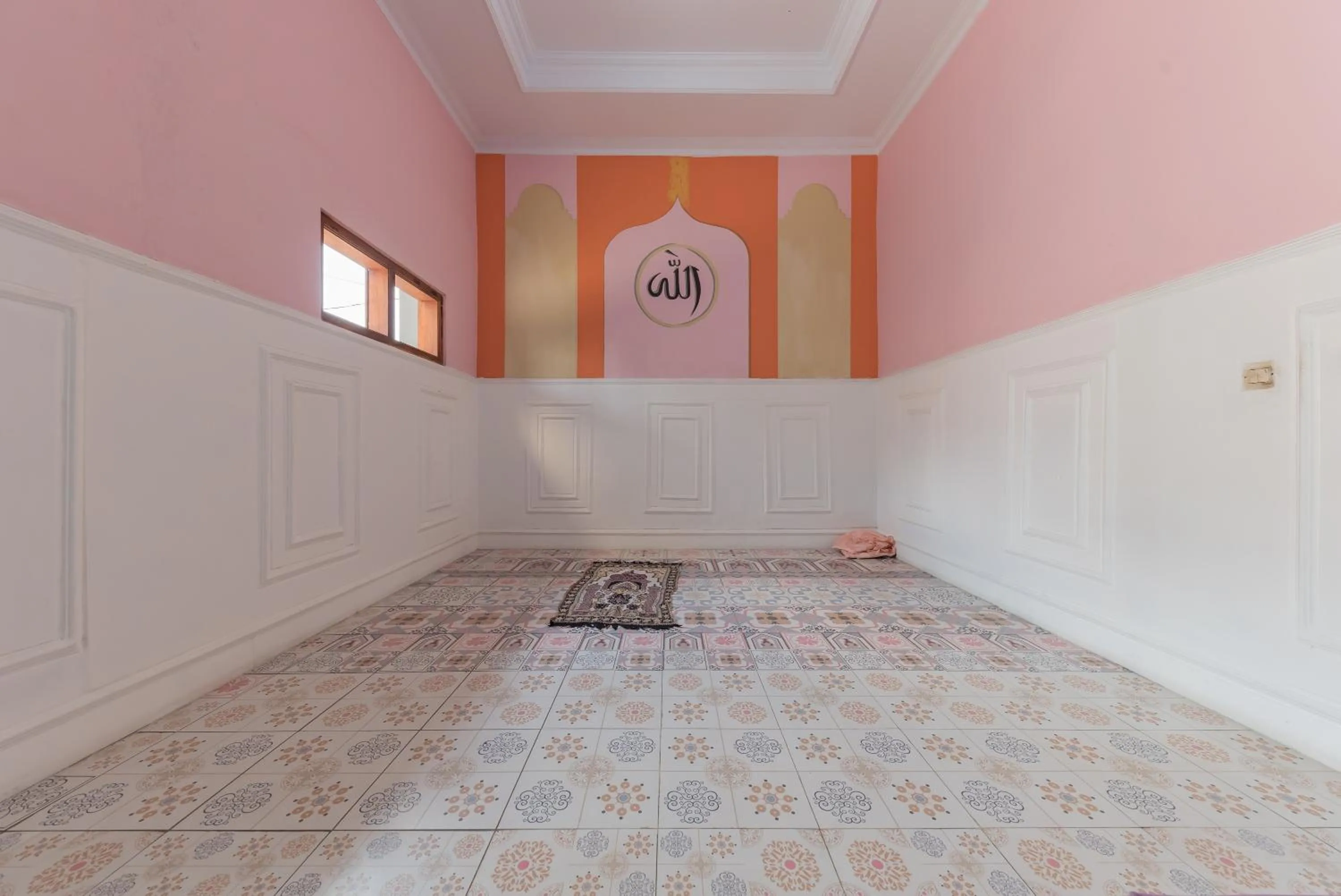 Place of worship, Bed in RedDoorz at Jalan Siliwangi Tasikmalaya