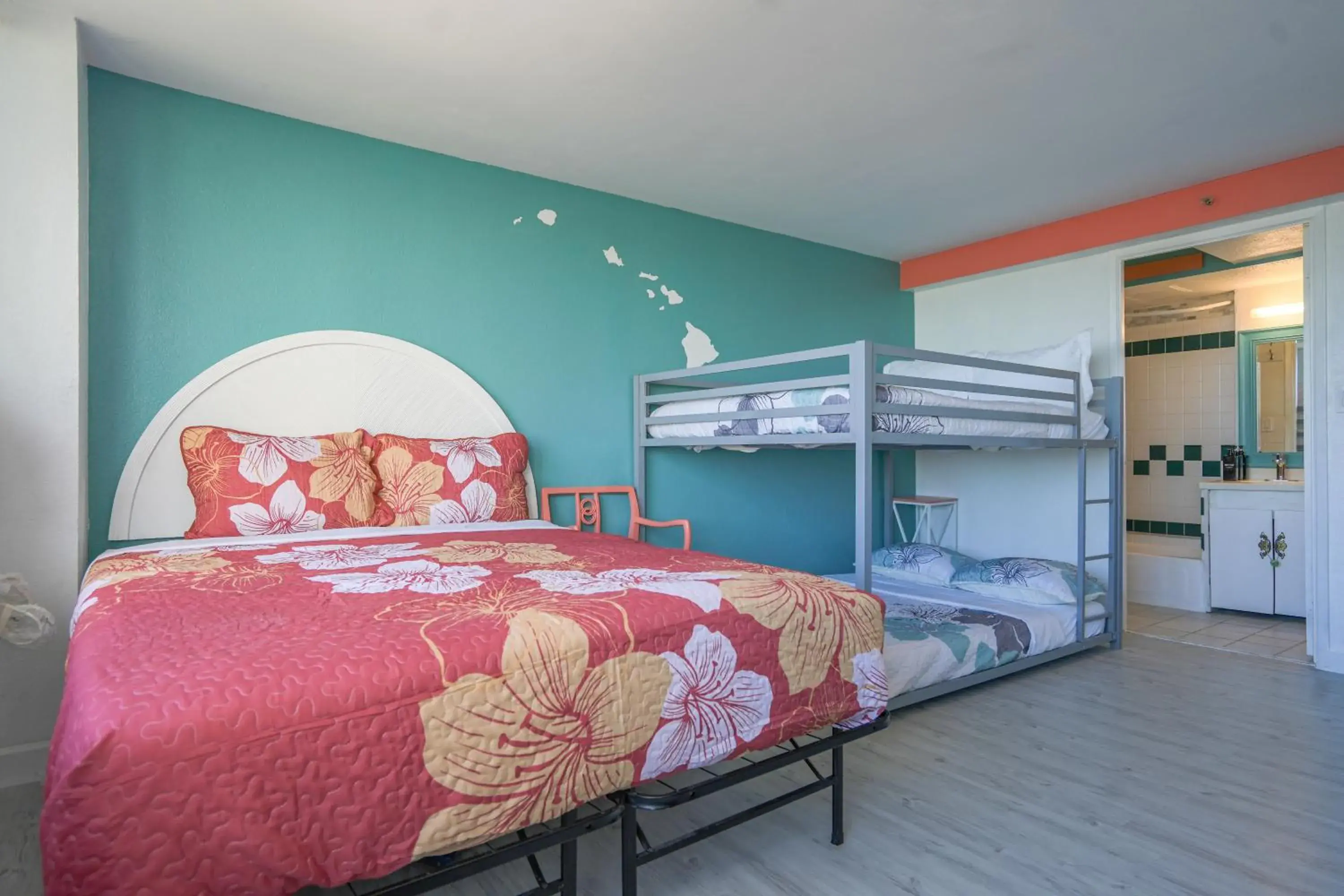 Diamond, Ocean, and Canal view Affordable Family House7person Diamond, Ocean, and Canal view Affordable Family House7person