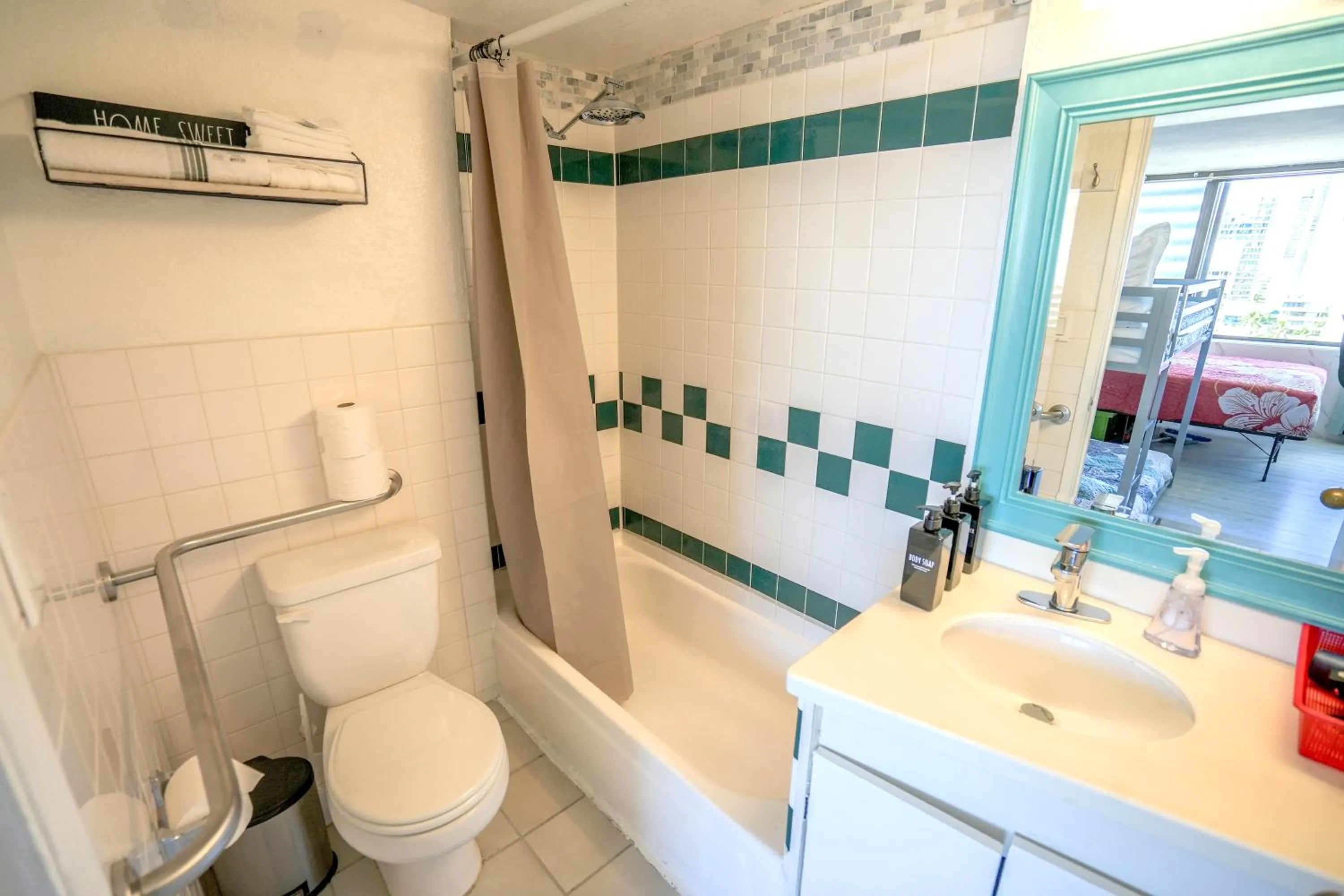 Diamond, Ocean, and Canal view Affordable Family House7person