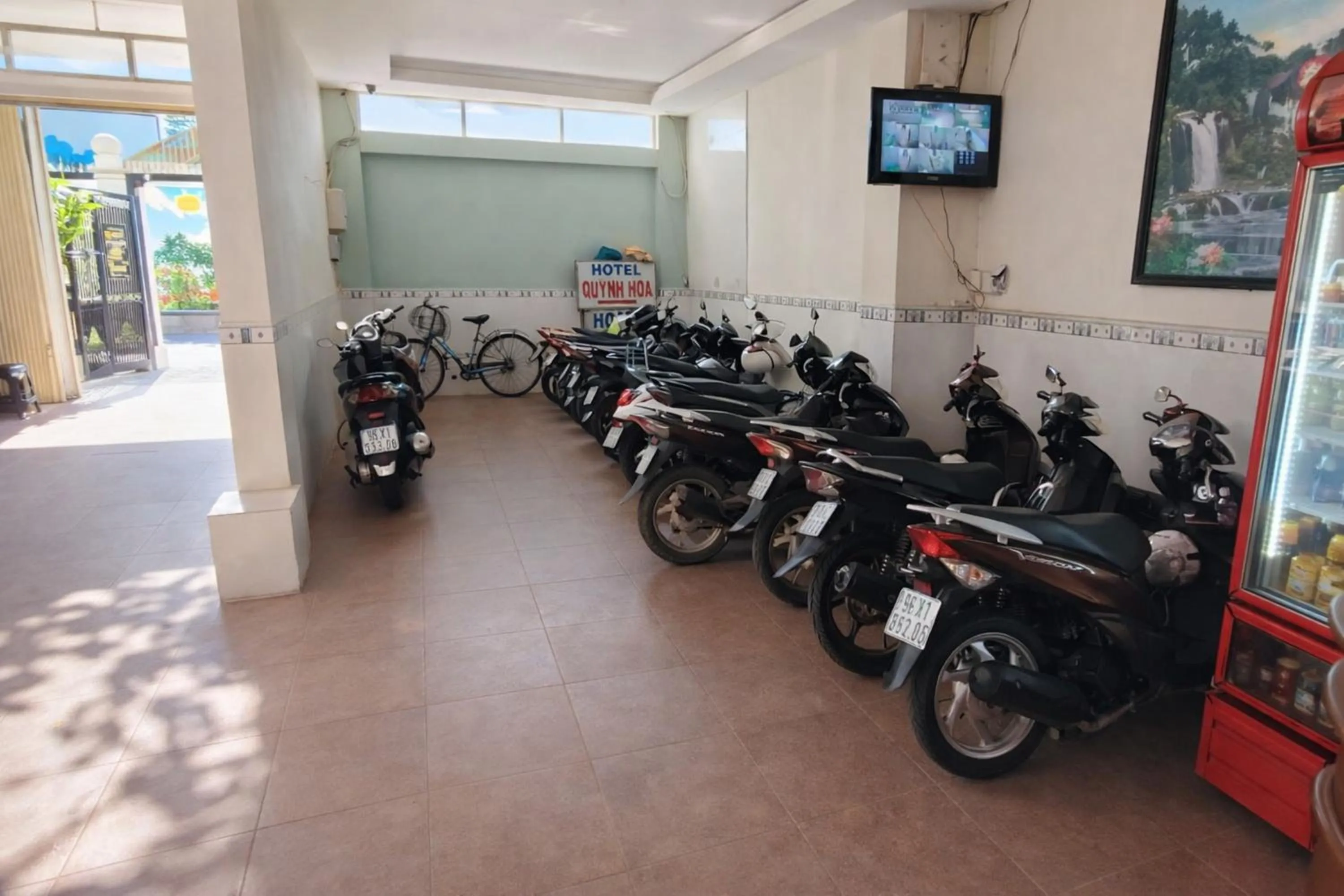 People in QUỲNH HOA HOTEL