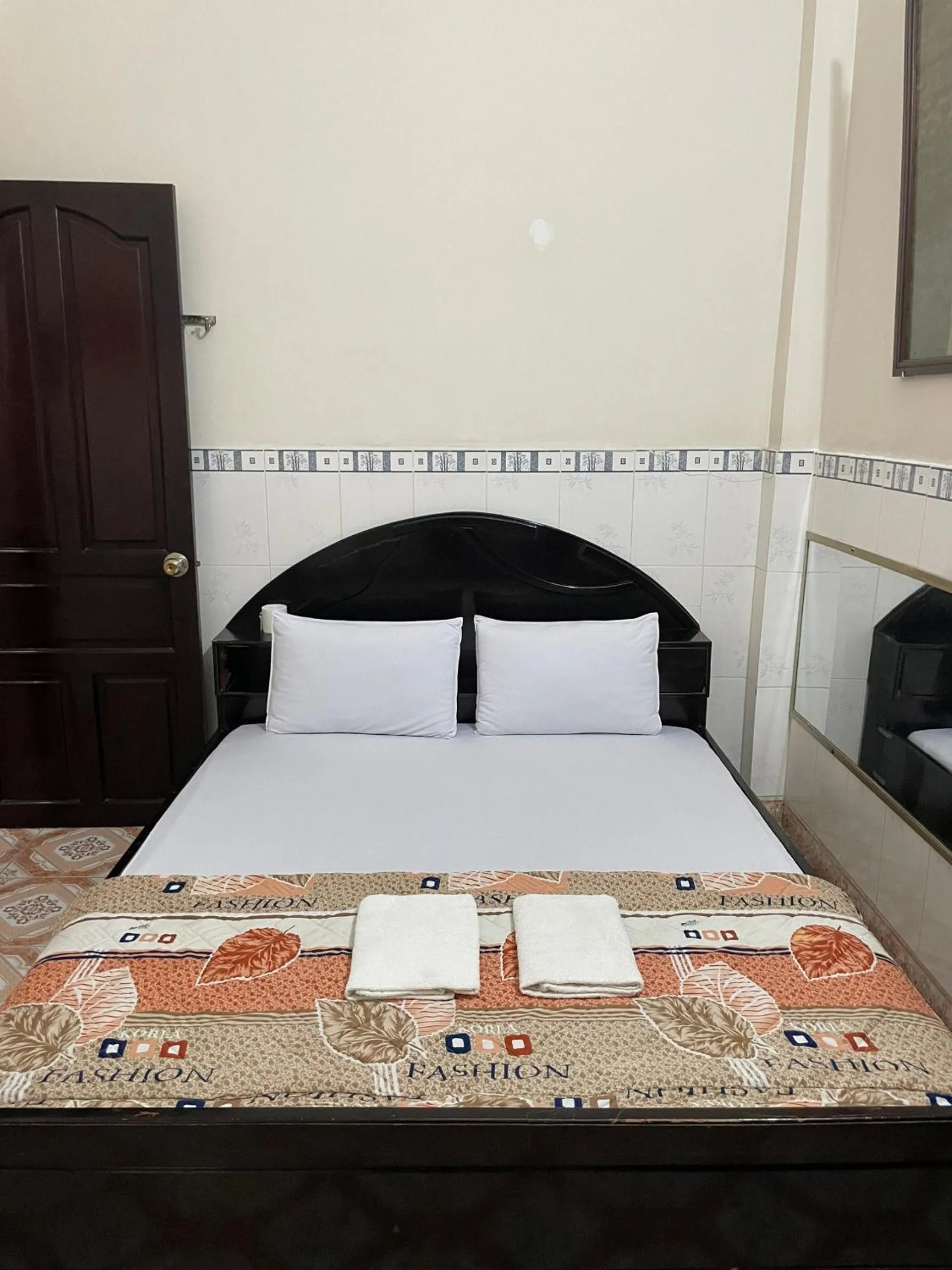 Bedroom, Bed in QUỲNH HOA HOTEL