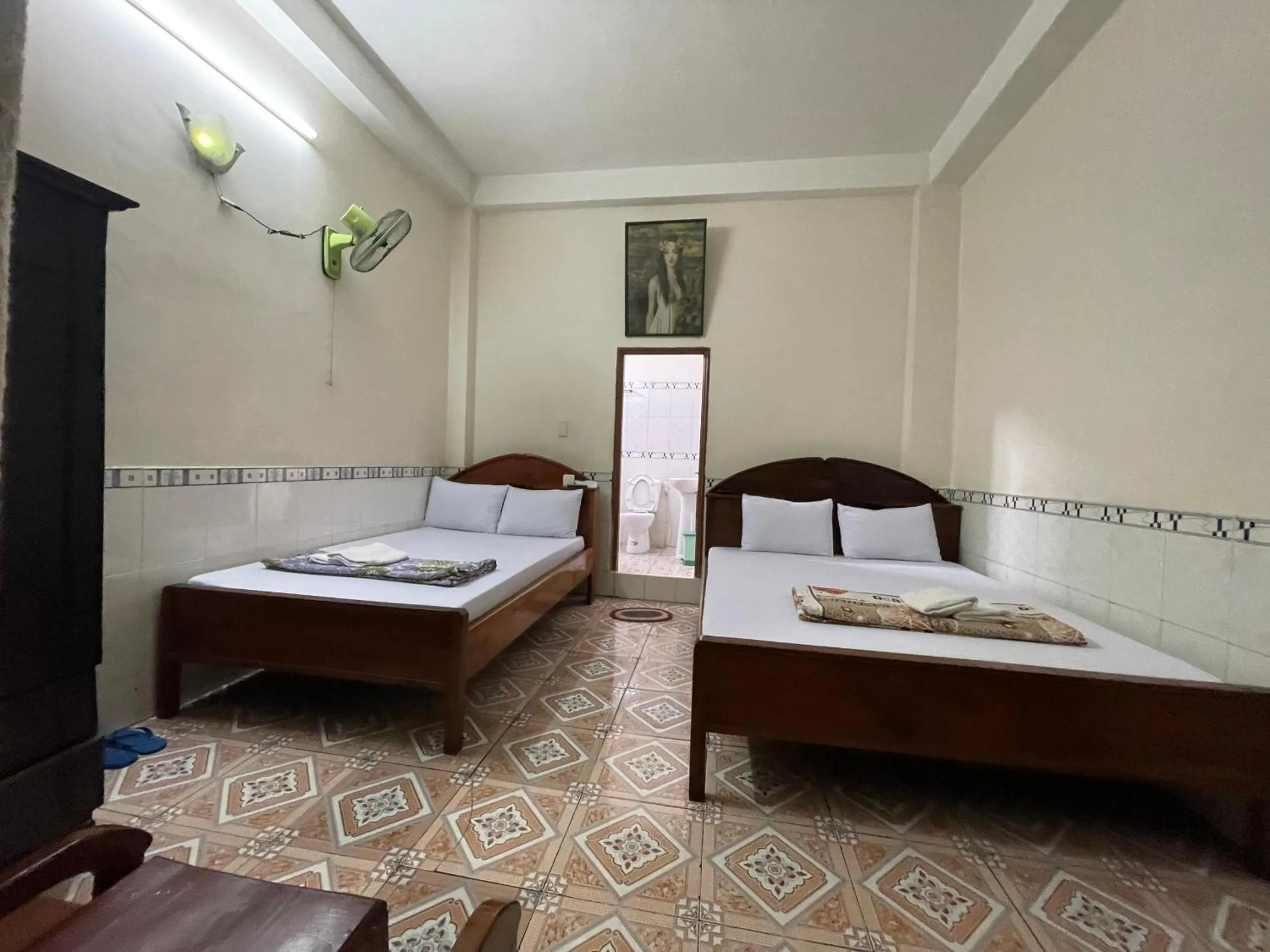 Bedroom, Bed in QUỲNH HOA HOTEL