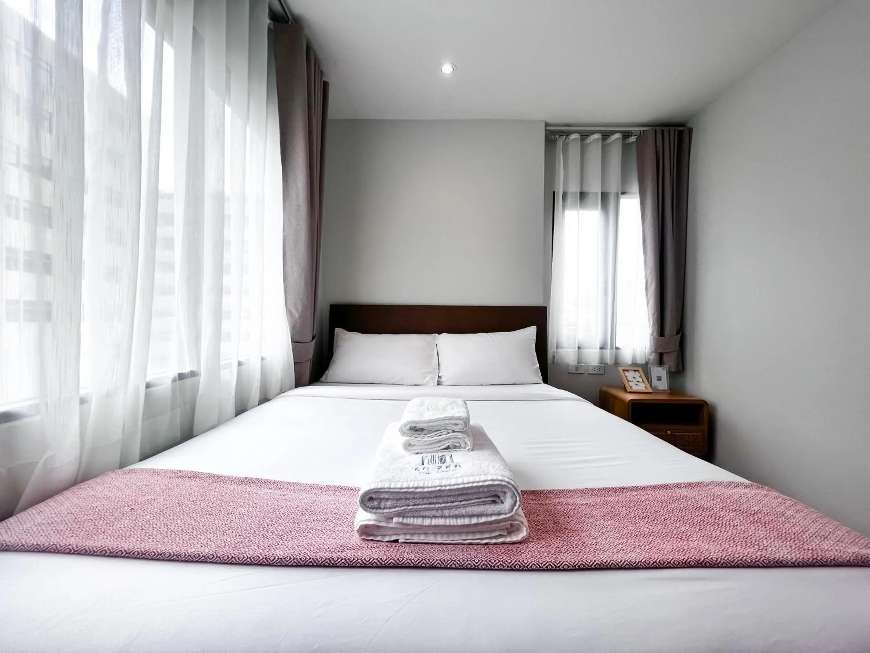 City view, Bed in SO Zen Hotel Silom Bangkok City view, Bed in SO Zen Hotel Silom Bangkok