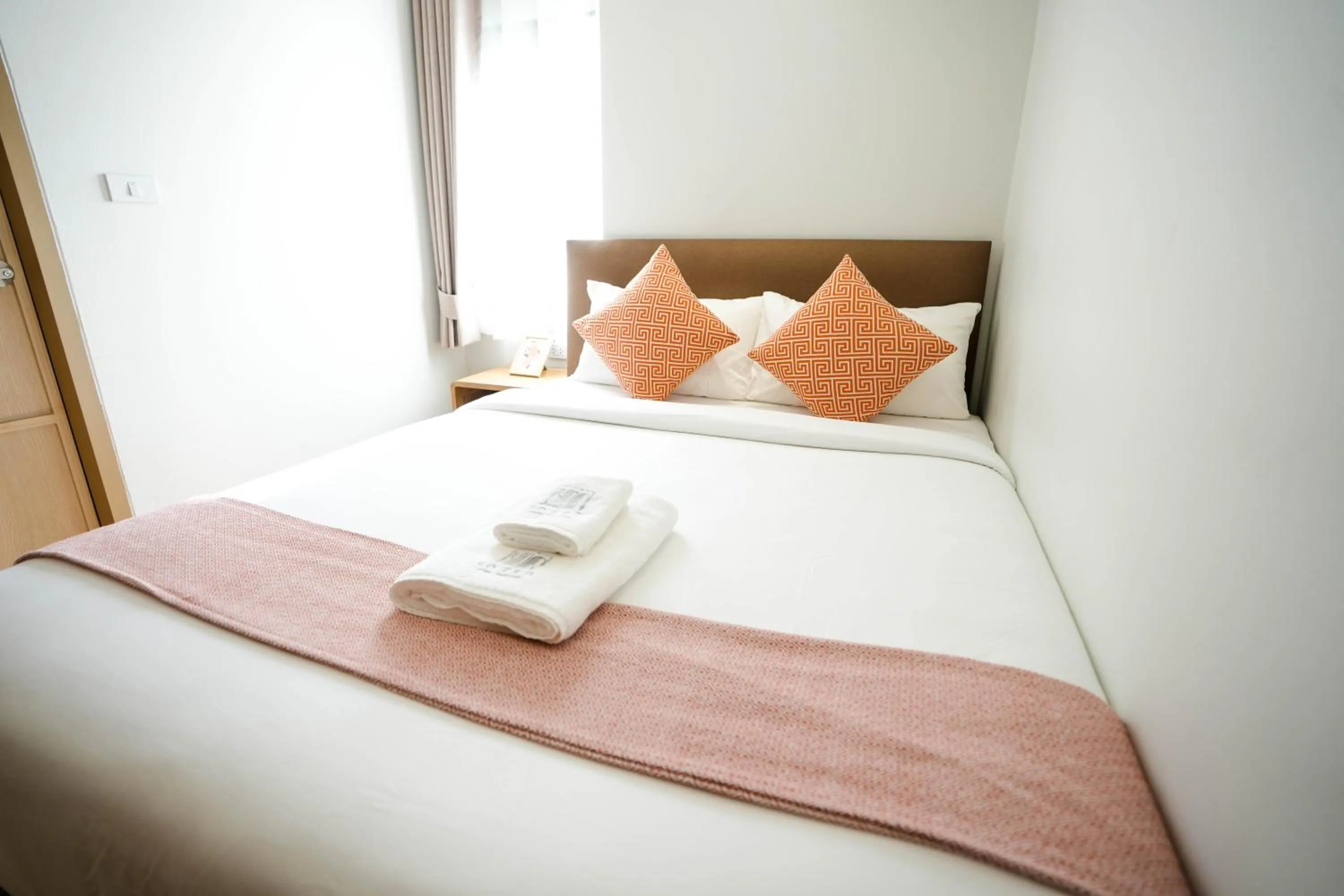 City view, Bed in SO Zen Hotel Silom Bangkok