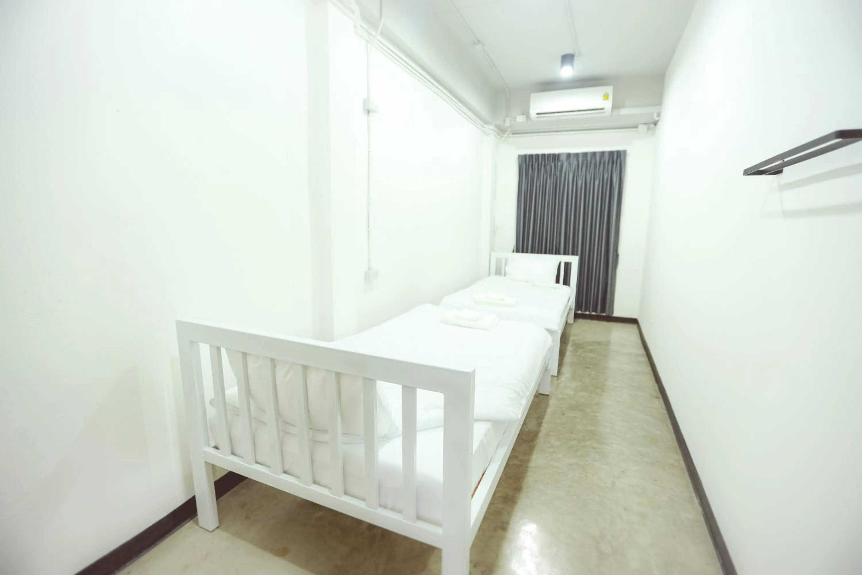 Photo of the whole room, Bed in G5 Hostel