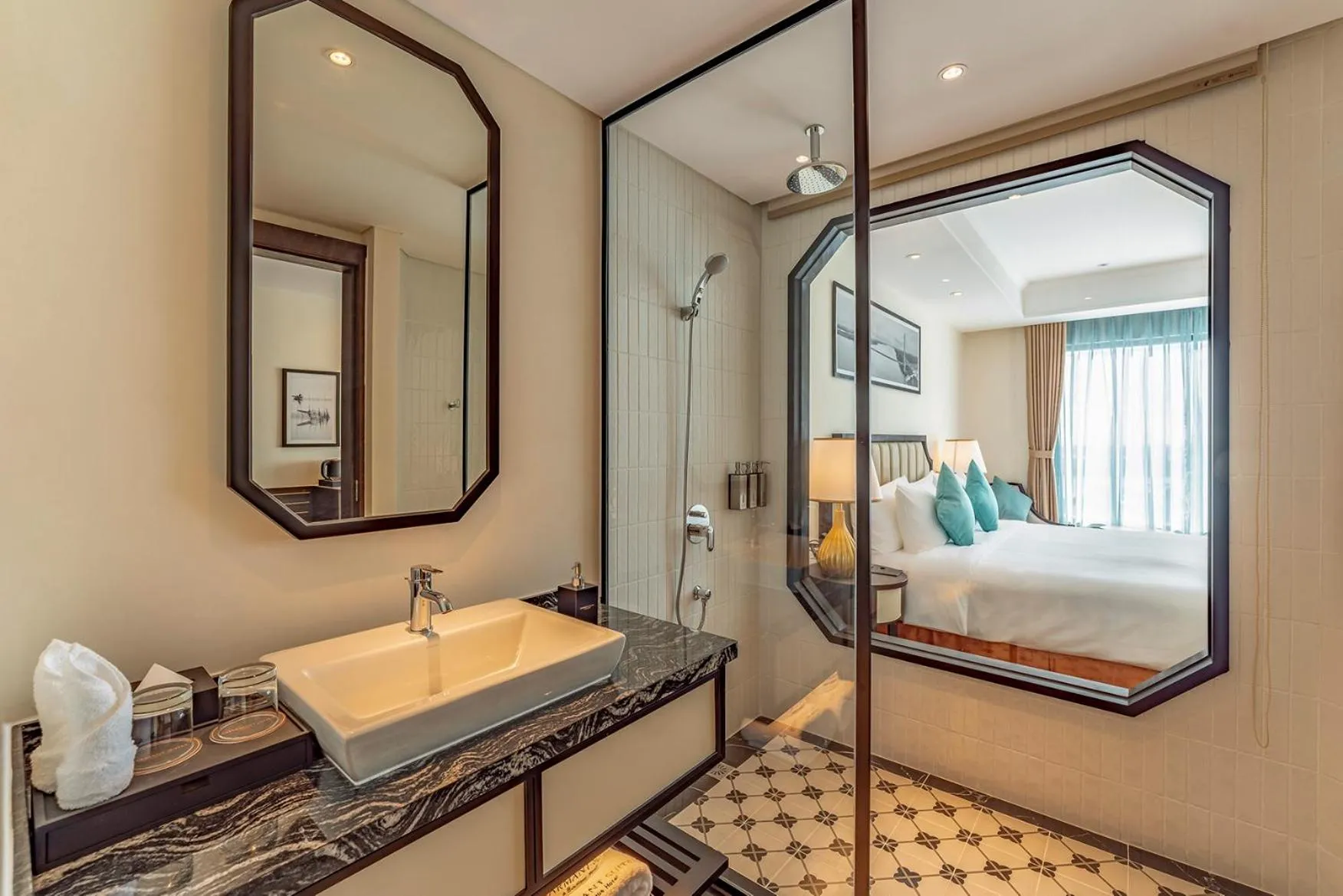 Bathroom, Bed in Charmant Suites a Boutique Hotel Can Tho