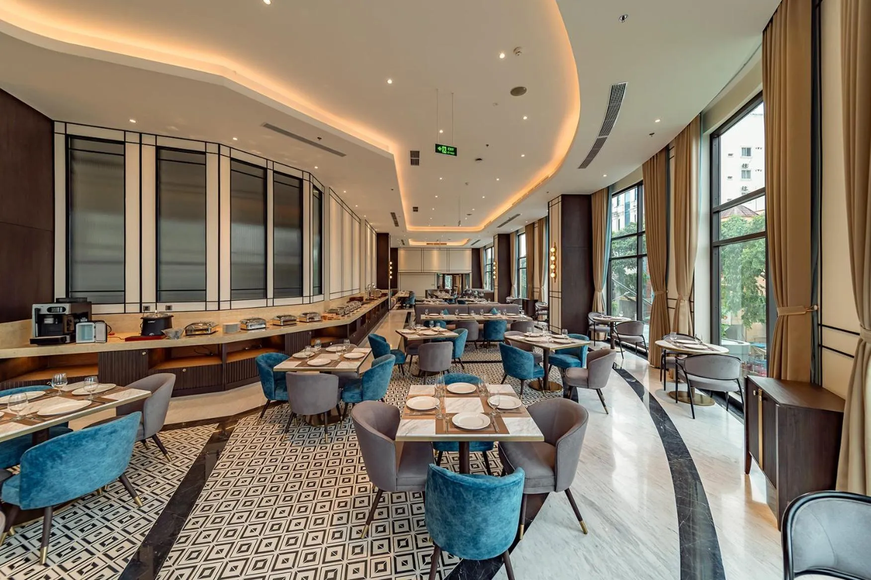 Restaurant/places to eat in Charmant Suites a Boutique Hotel Can Tho