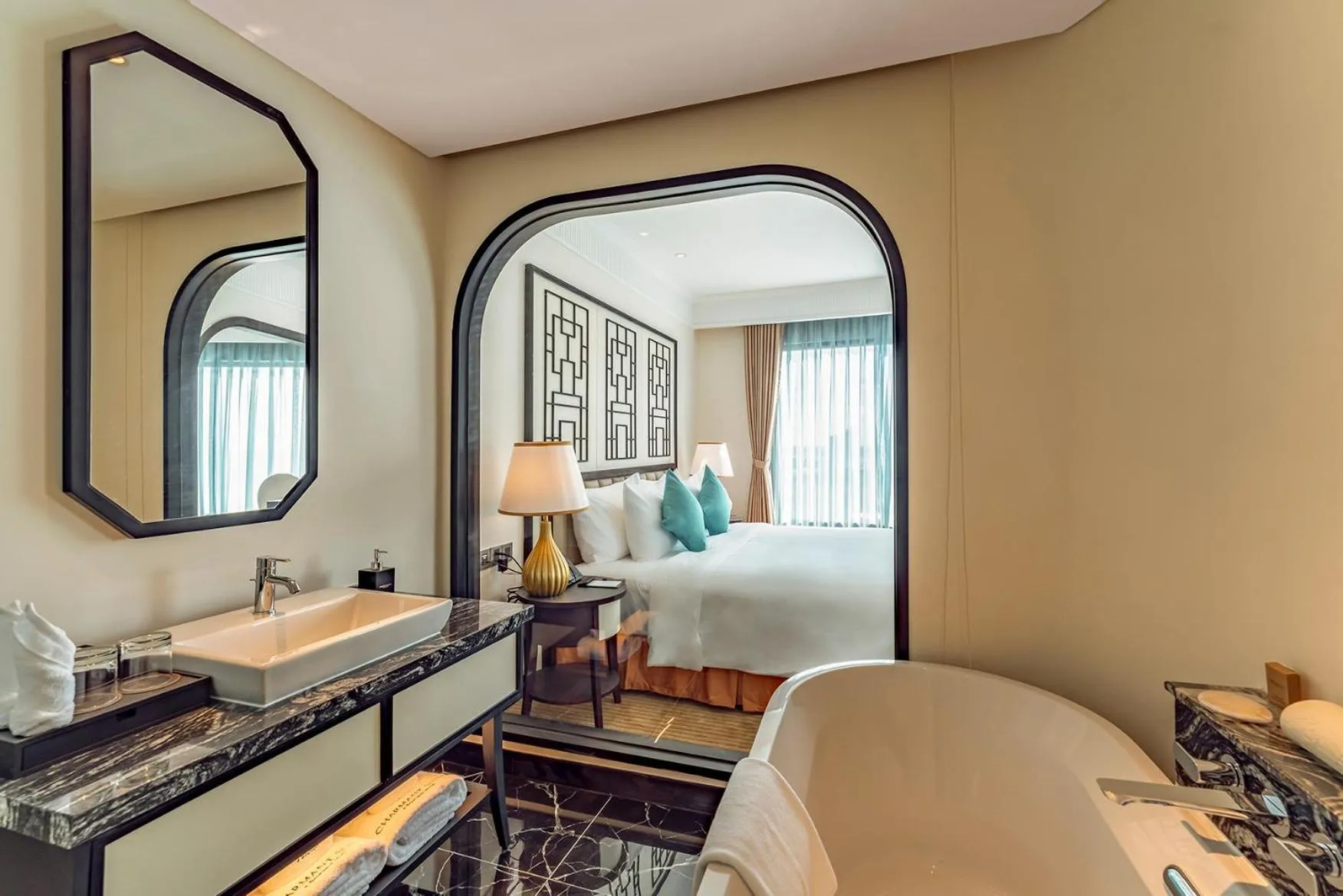 Bathroom, Bed in Charmant Suites a Boutique Hotel Can Tho