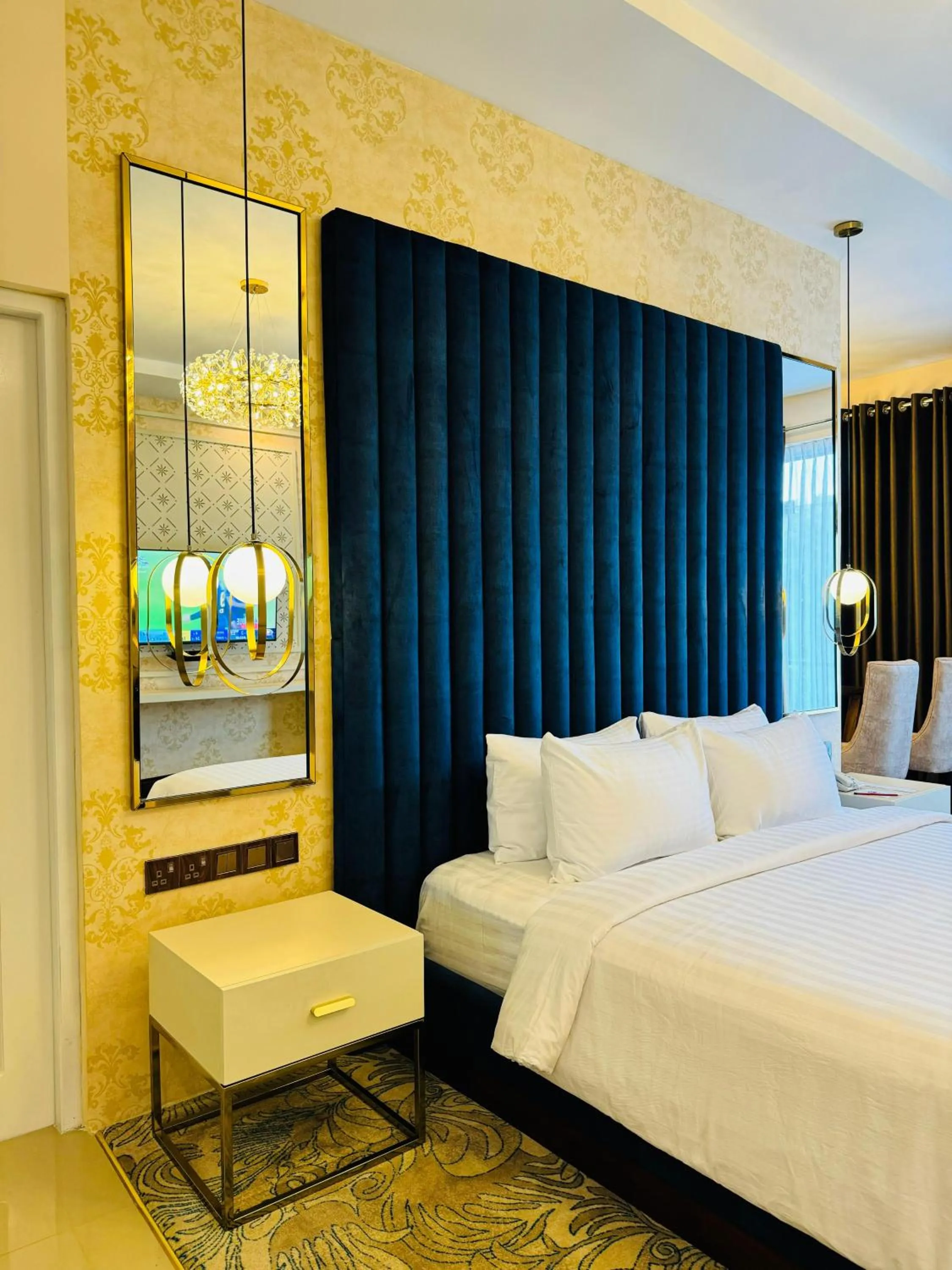 Bedroom, Bed in Devon Rest