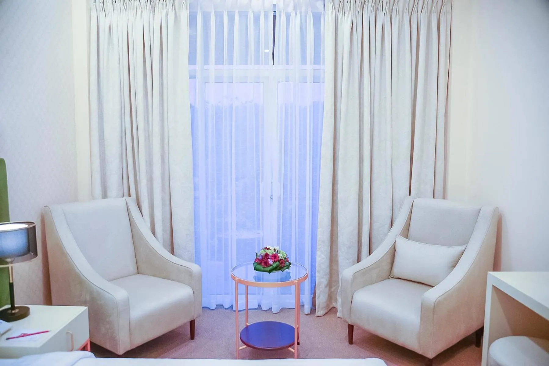 Seating area in Devon Rest