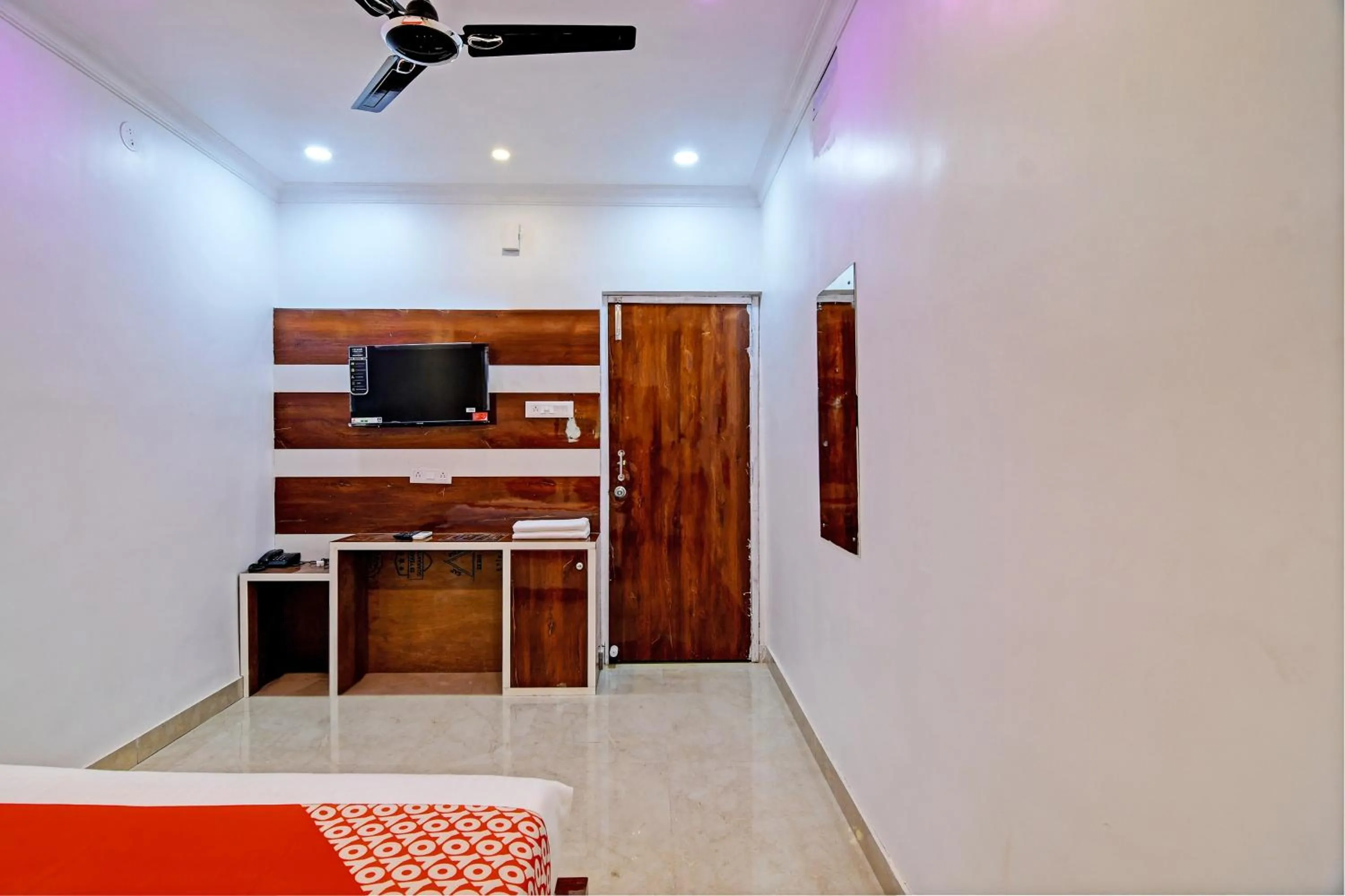 Bedroom, Bed in Super Hotel O Golden Palace