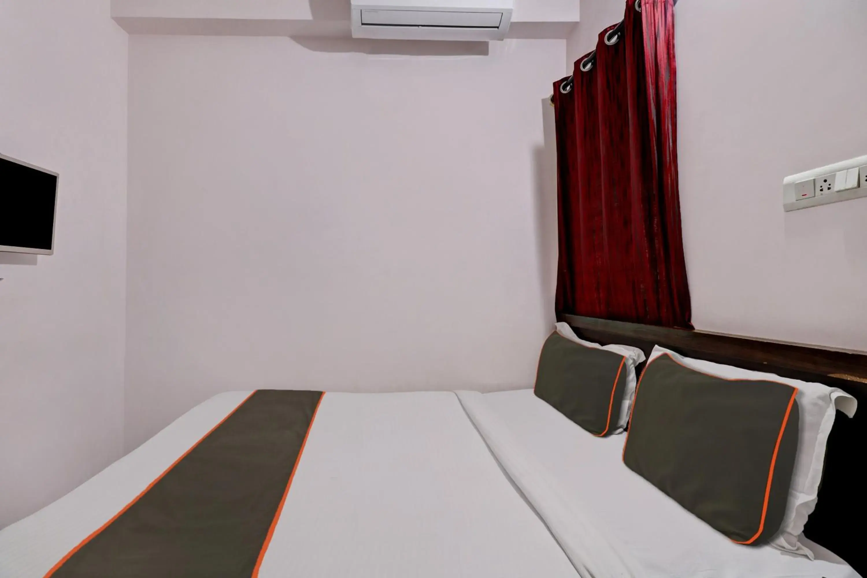 Bedroom, Bed in Super Hotel O Alfa Inn Bedroom, Bed in Super Hotel O Alfa Inn