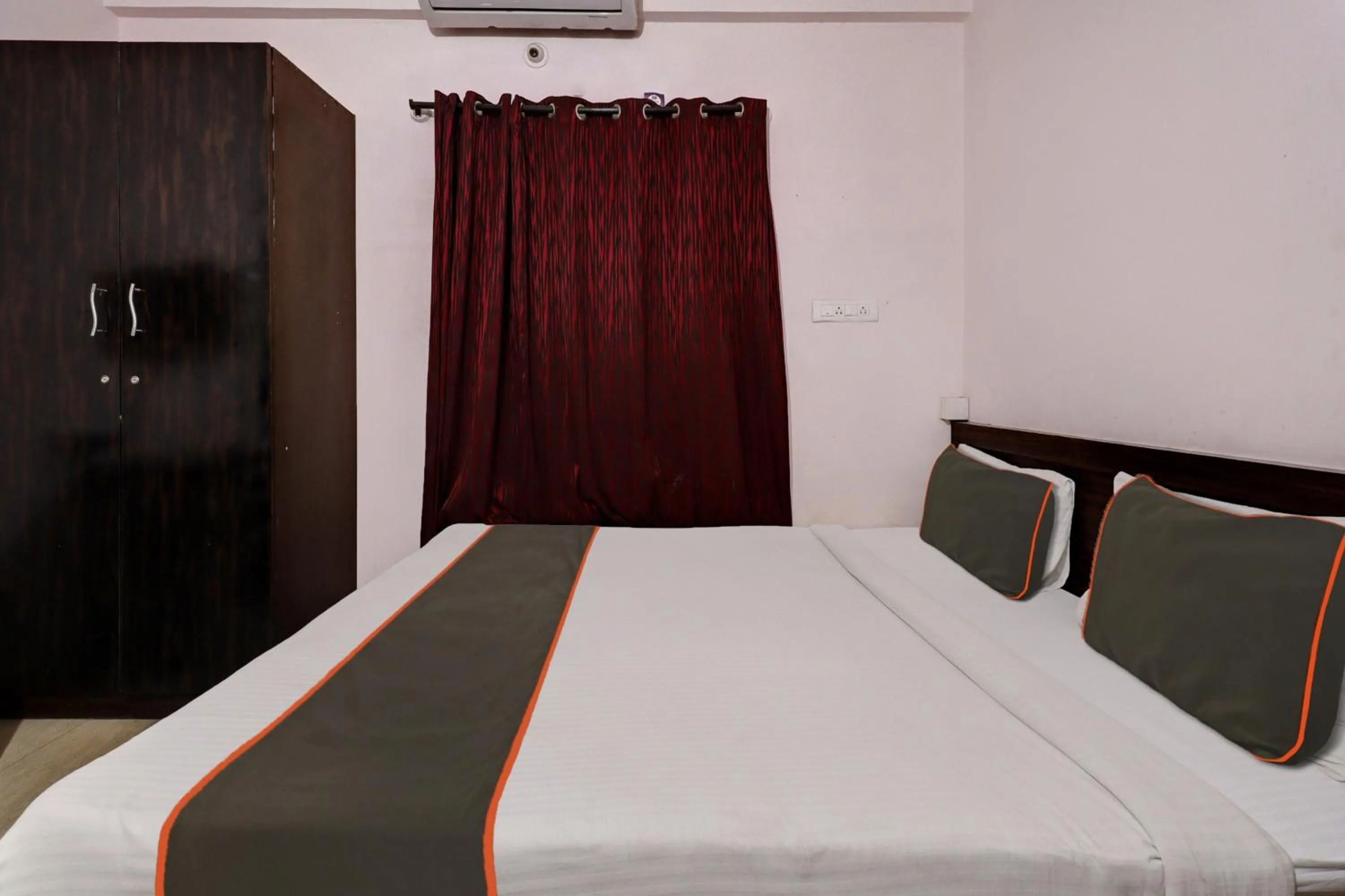 Bedroom, Bed in Super Hotel O Alfa Inn