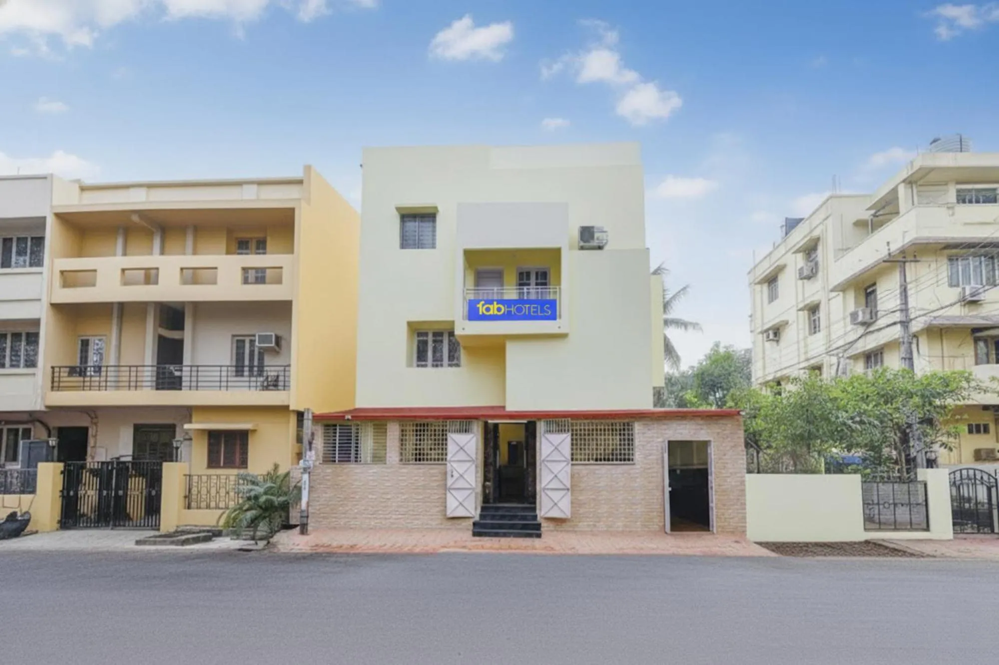 Property building in FabHotel Olive Inn I - 260m from Saltlake Sector V Metro Station