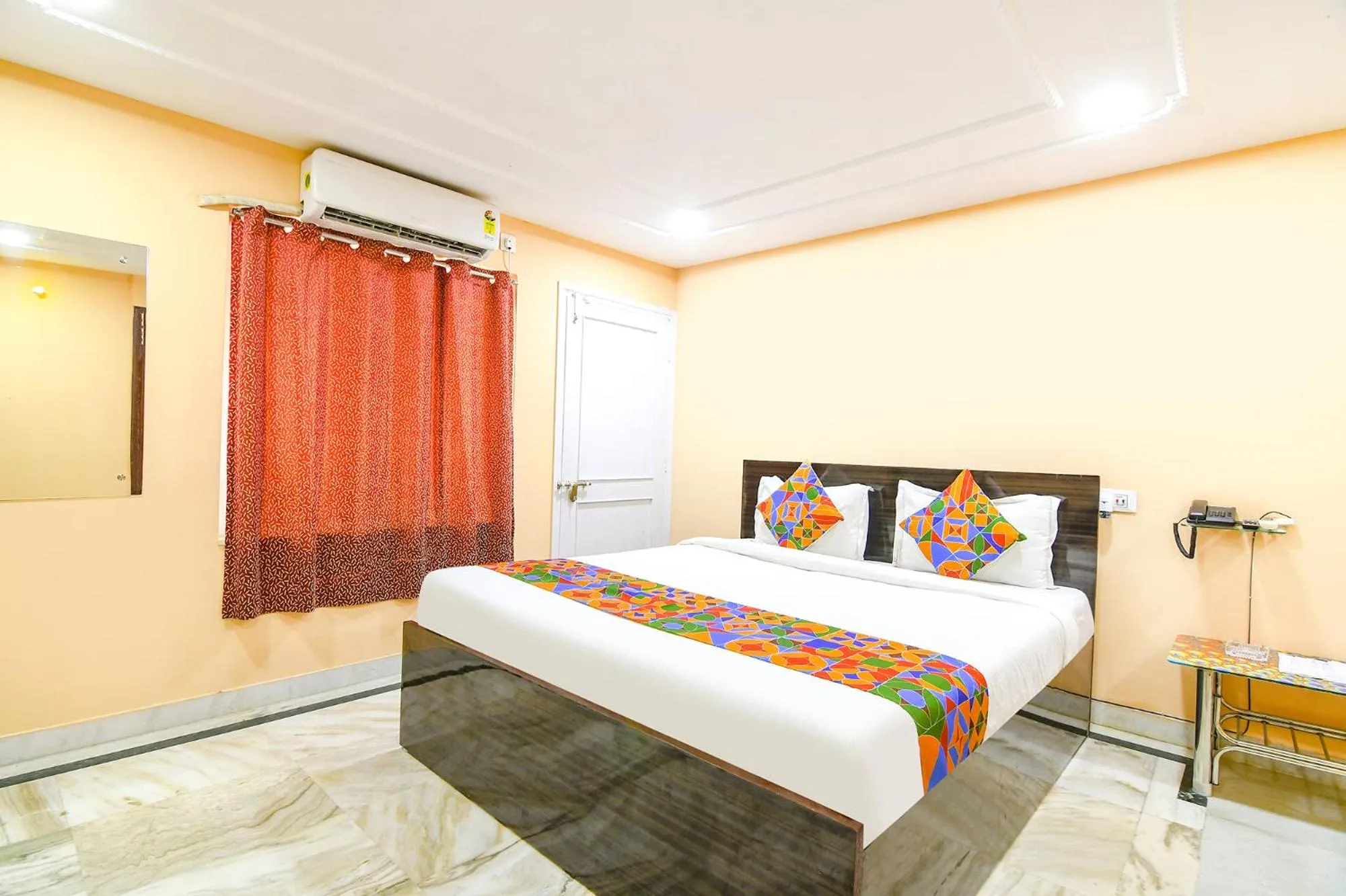 Bed in FabHotel Olive Inn I - 260m from Saltlake Sector V Metro Station