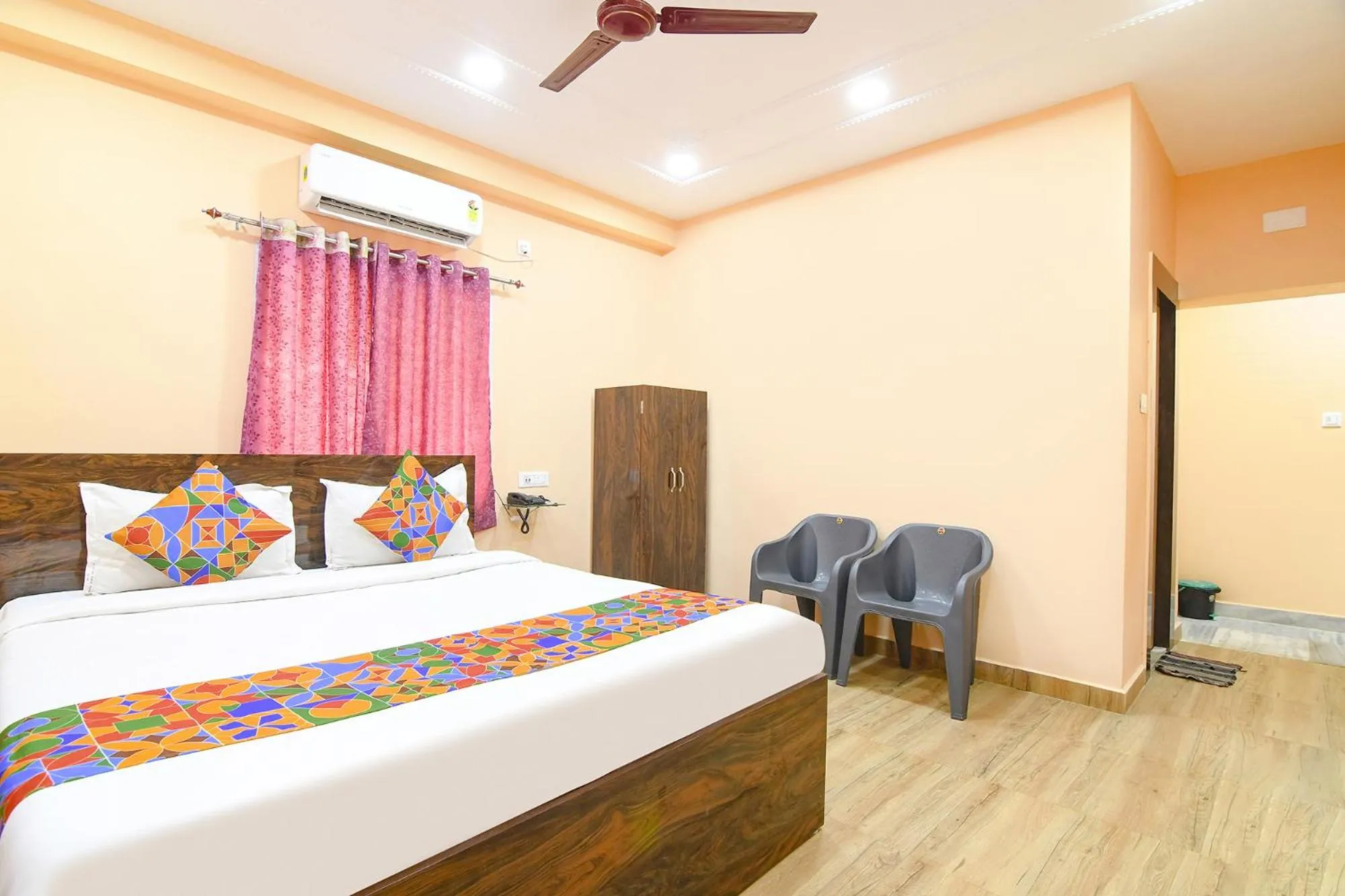 Bed in FabHotel Olive Inn I - 260m from Saltlake Sector V Metro Station