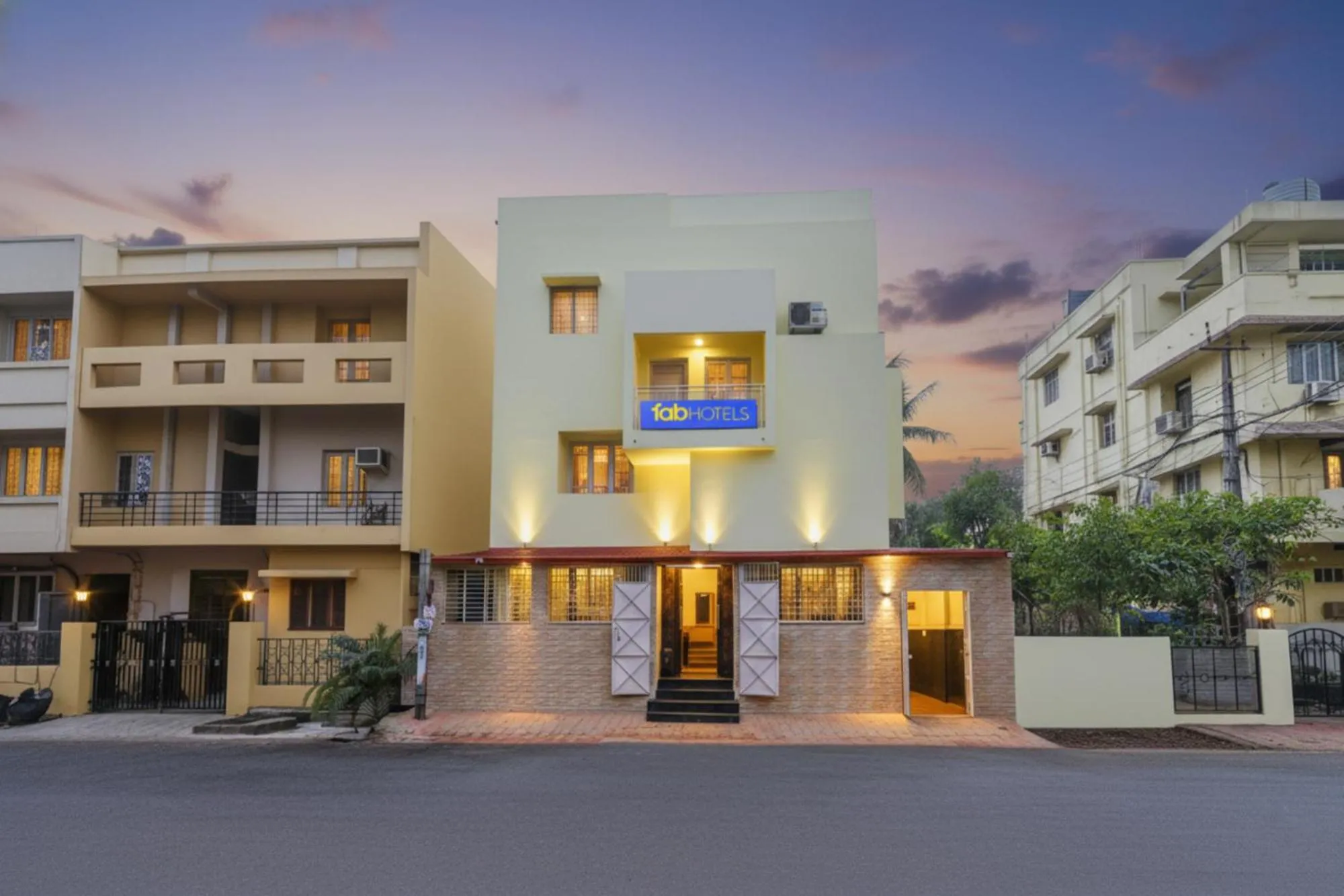 Property building in FabHotel Olive Inn I - 260m from Saltlake Sector V Metro Station