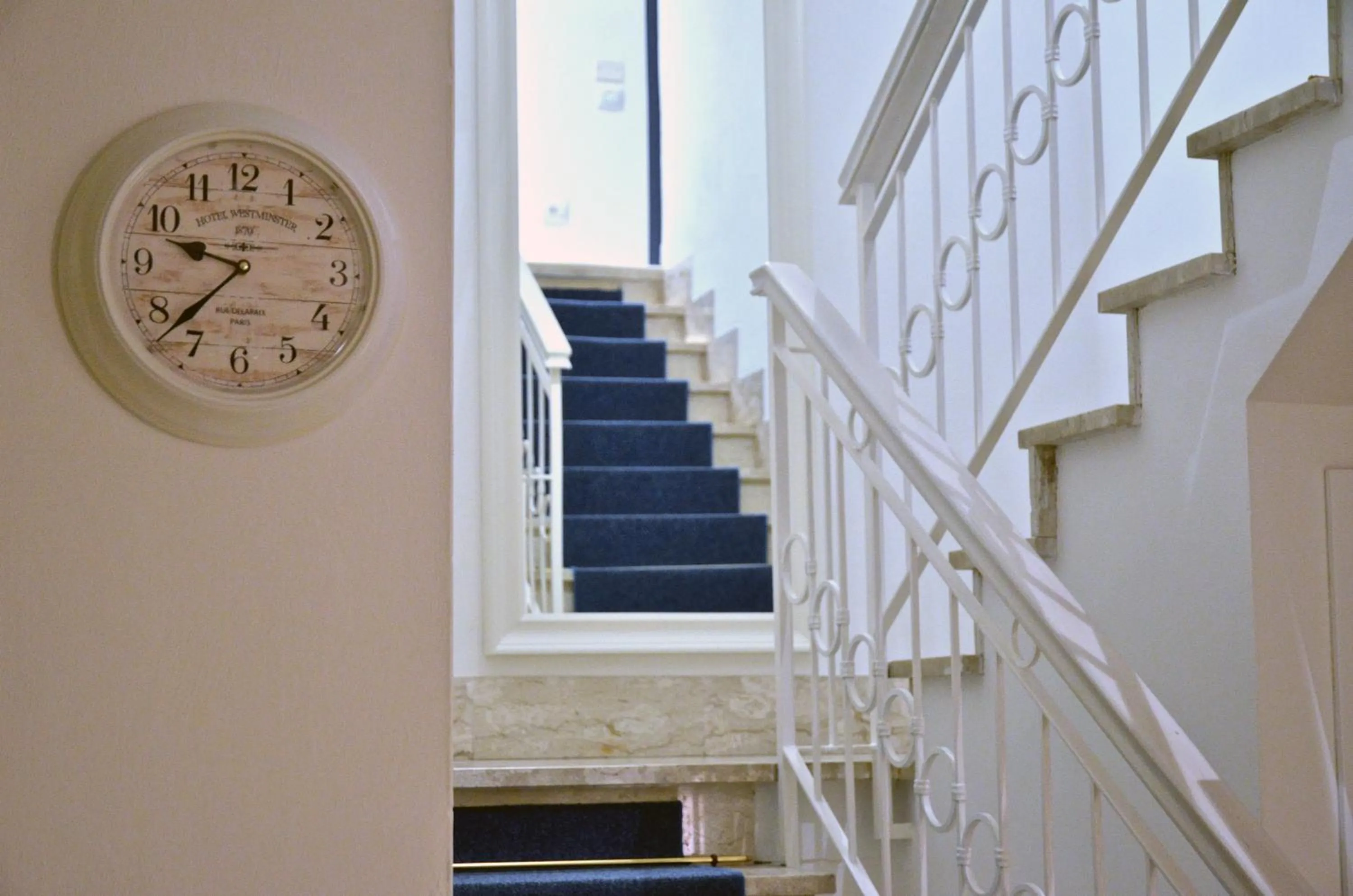 Decorative detail in Petit Hotel