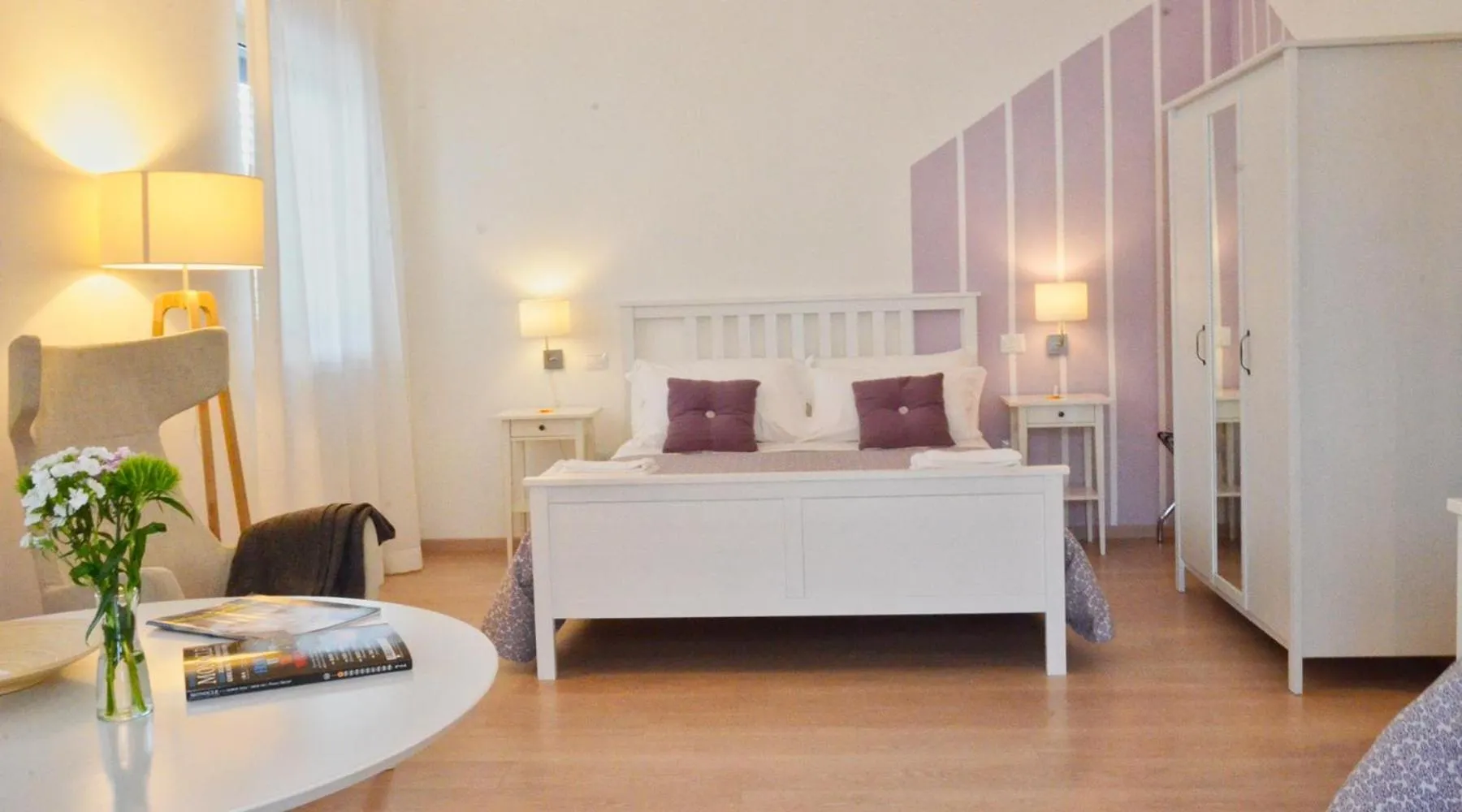 Photo of the whole room, Bed in Petit Hotel
