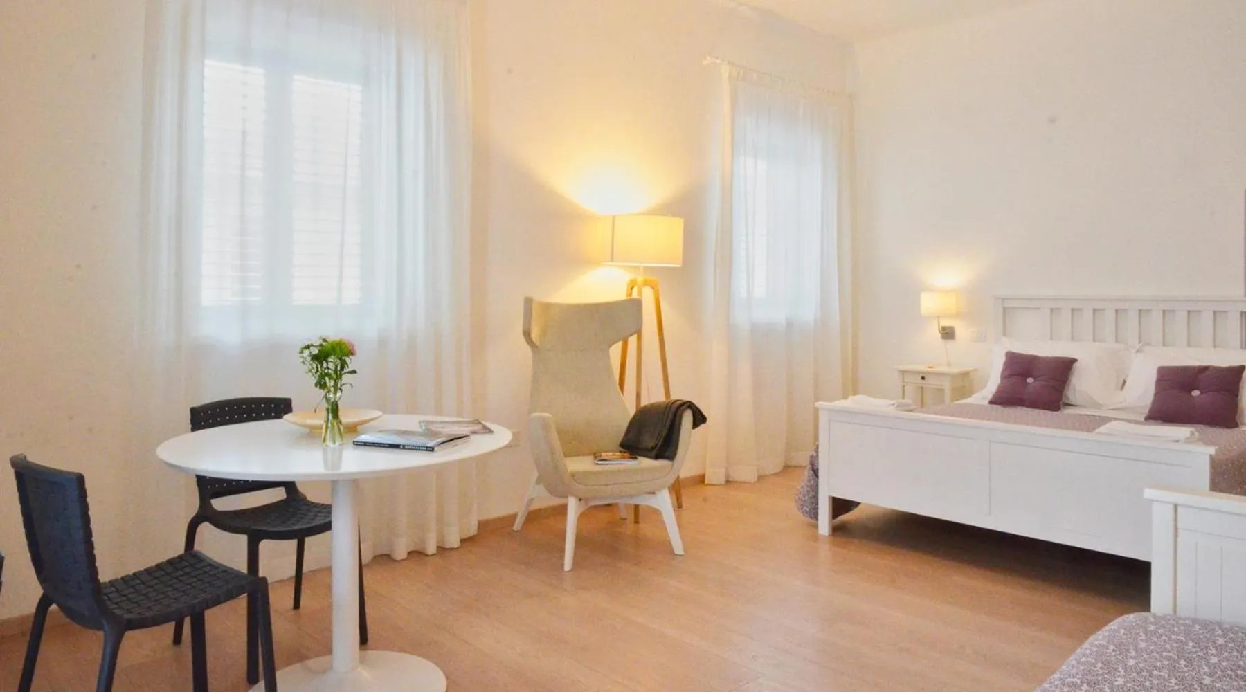 Photo of the whole room, Bed in Petit Hotel