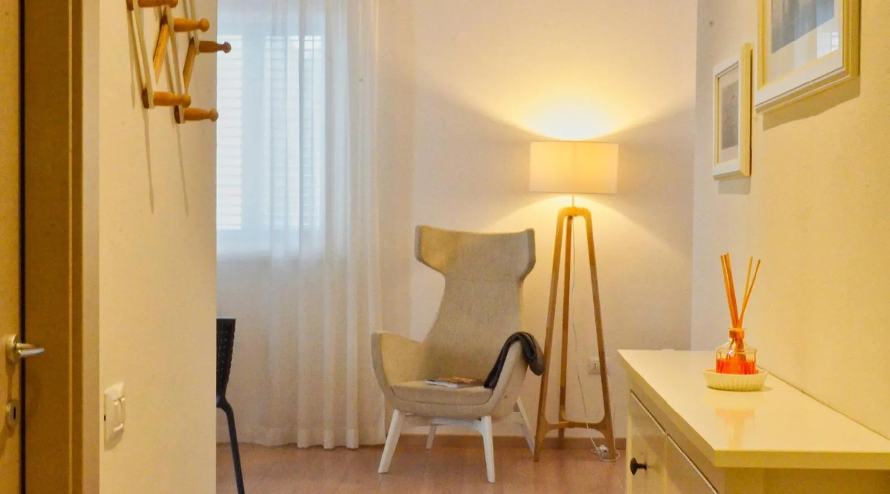 Photo of the whole room in Petit Hotel